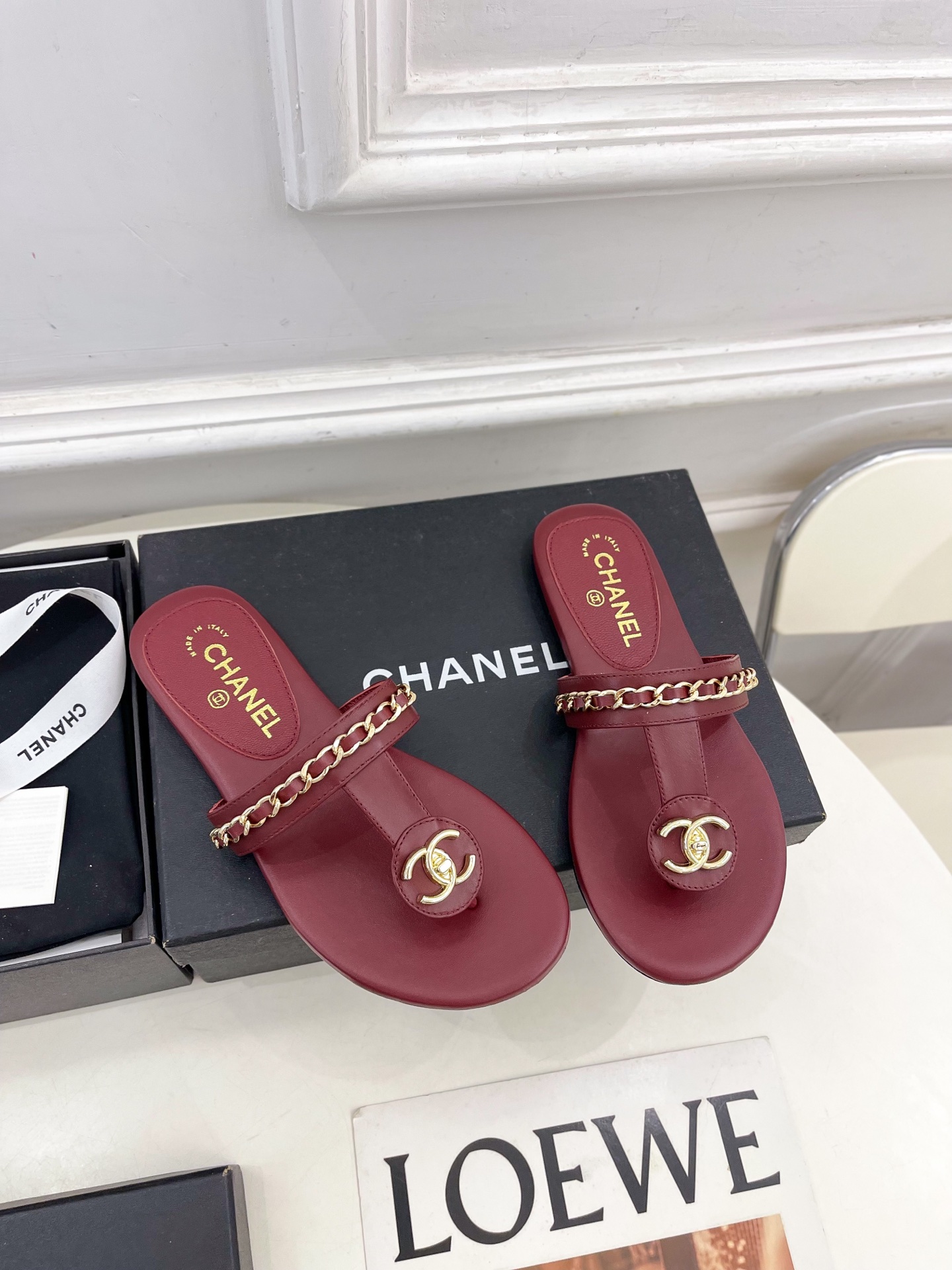 𝐂𝐇𝐀𝐍𝐄𝐋  | 小香  25𝐬𝐬 

🦋2025 春夏新品  专柜经典款 小香双C链条夹趾拖鞋凉鞋系