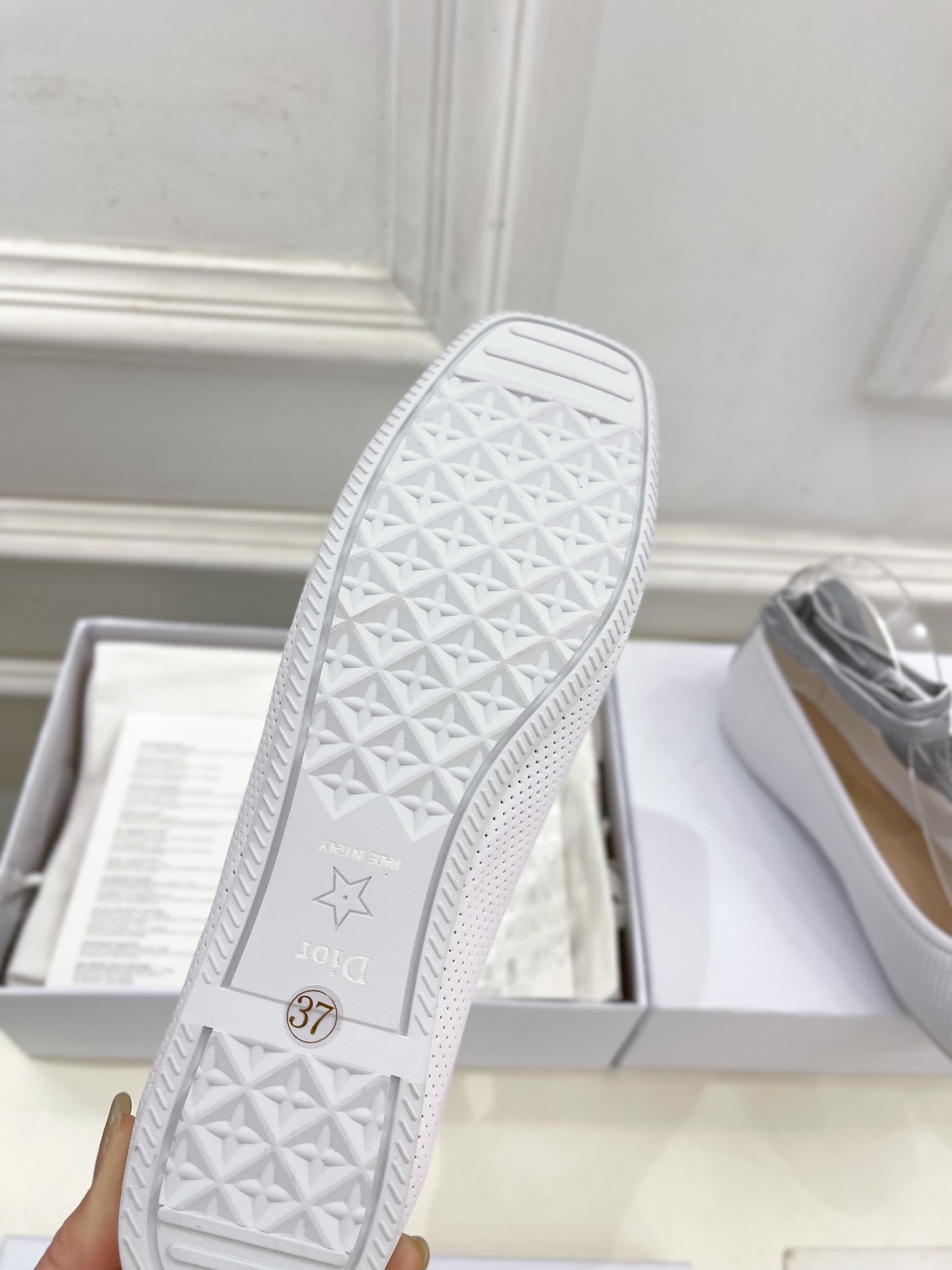 Dior |  迪奥  25𝐬𝐬 

🧡💚2025春夏新品 顶级版本⚠️
专柜主打新款D-journey