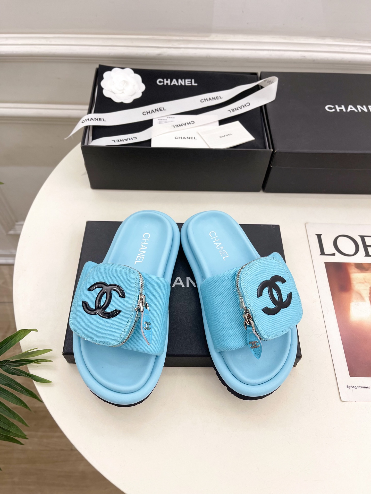 𝐂𝐇𝐀𝐍𝐄𝐋  | 小香  25𝐬𝐬 

🦋2025 春夏新品  专柜经典款 小香双C包包懒人拖鞋系列上
