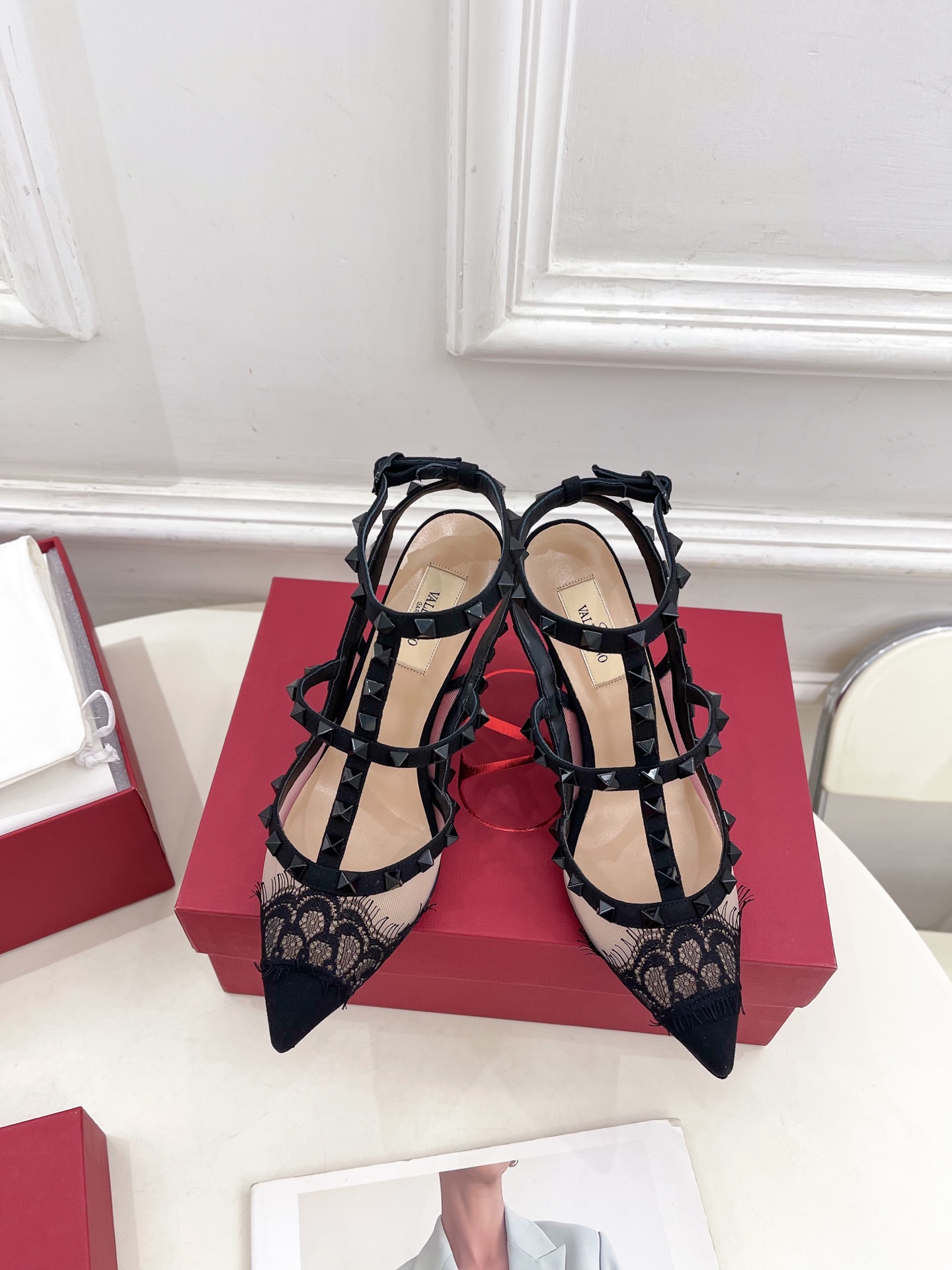 Valentino 华伦天奴 2025ss早春新品 ROCKSTUD 鉚钉高跟鞋上新☑️
———————