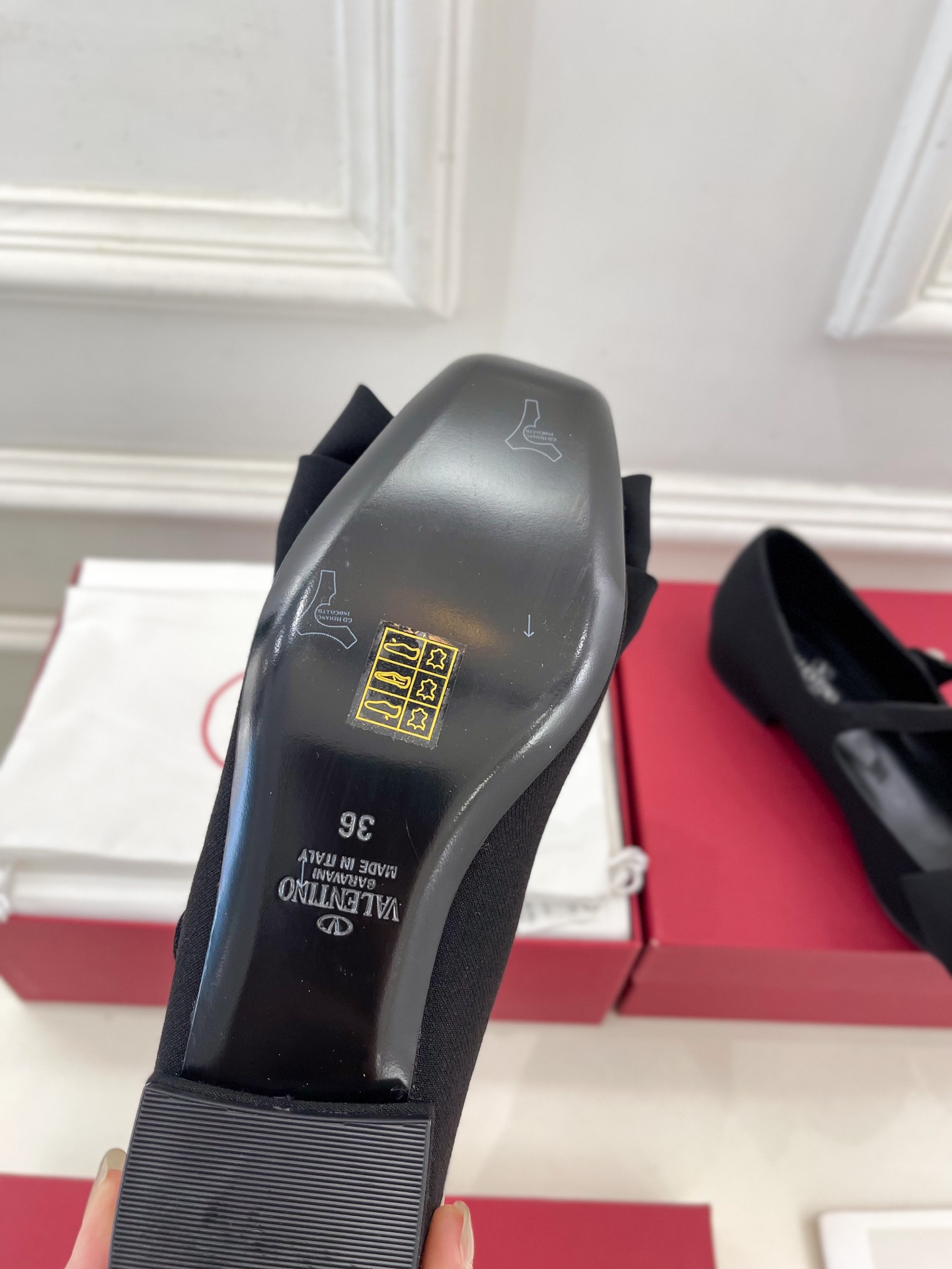 Valentino 华伦天奴 2025ss早春新品 BOWJANE 绉绸玛丽珍芭蕾舞鞋上新☑️
————