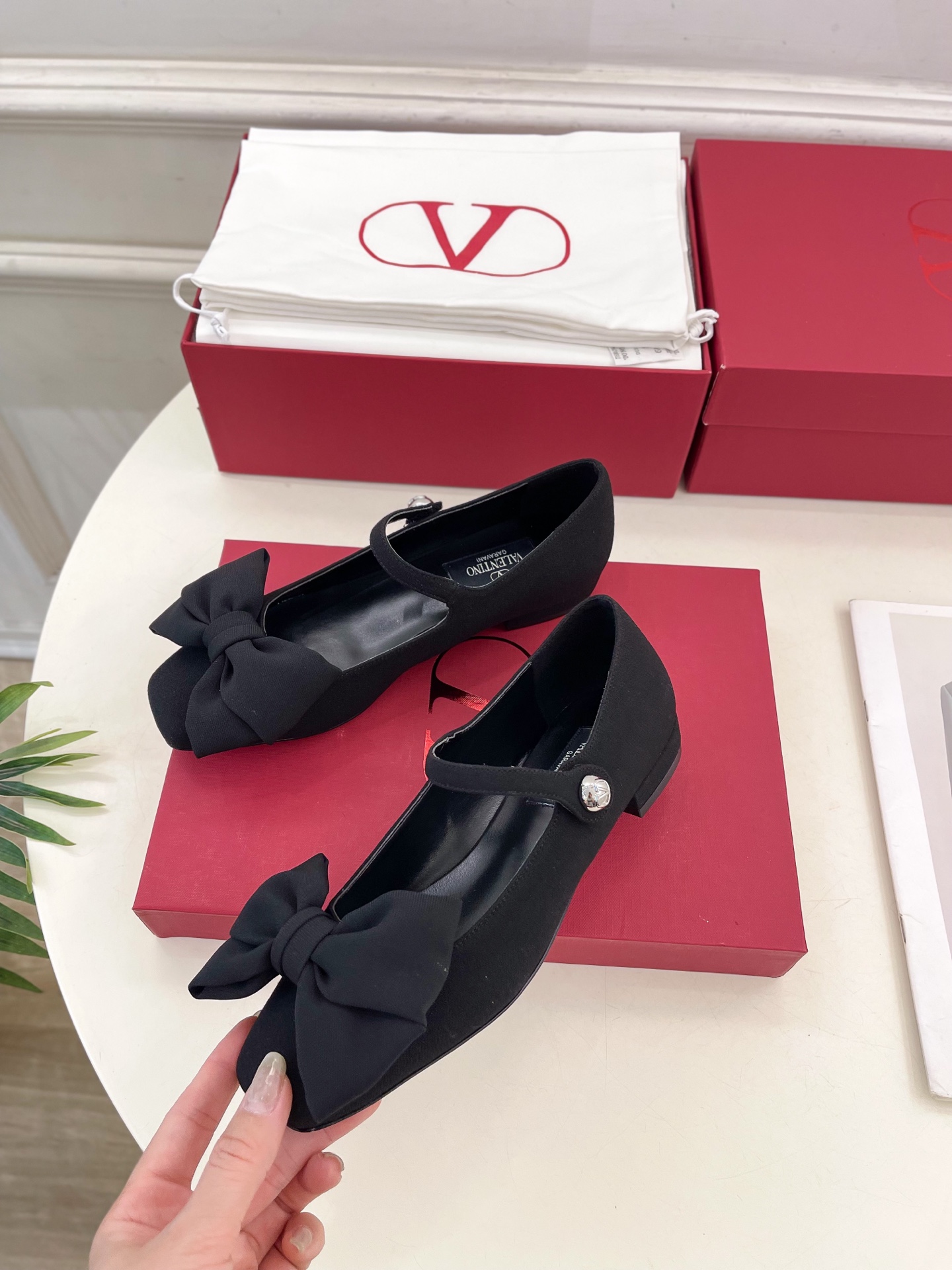 Valentino 华伦天奴 2025ss早春新品 BOWJANE 绉绸玛丽珍芭蕾舞鞋上新☑️
————