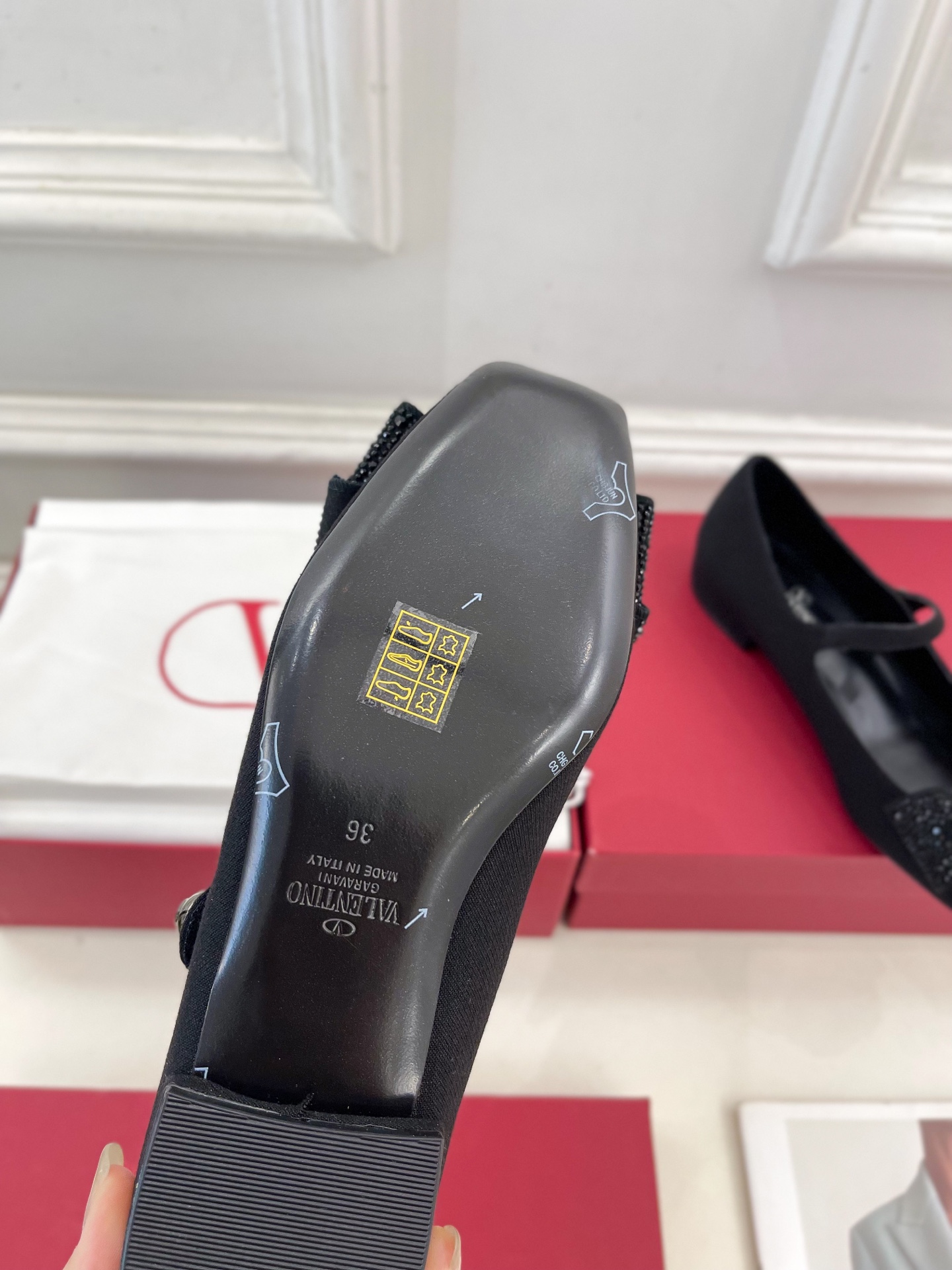 Valentino 华伦天奴 2025ss早春新品 BOWJANE 绉绸玛丽珍芭蕾舞鞋上新☑️
————
