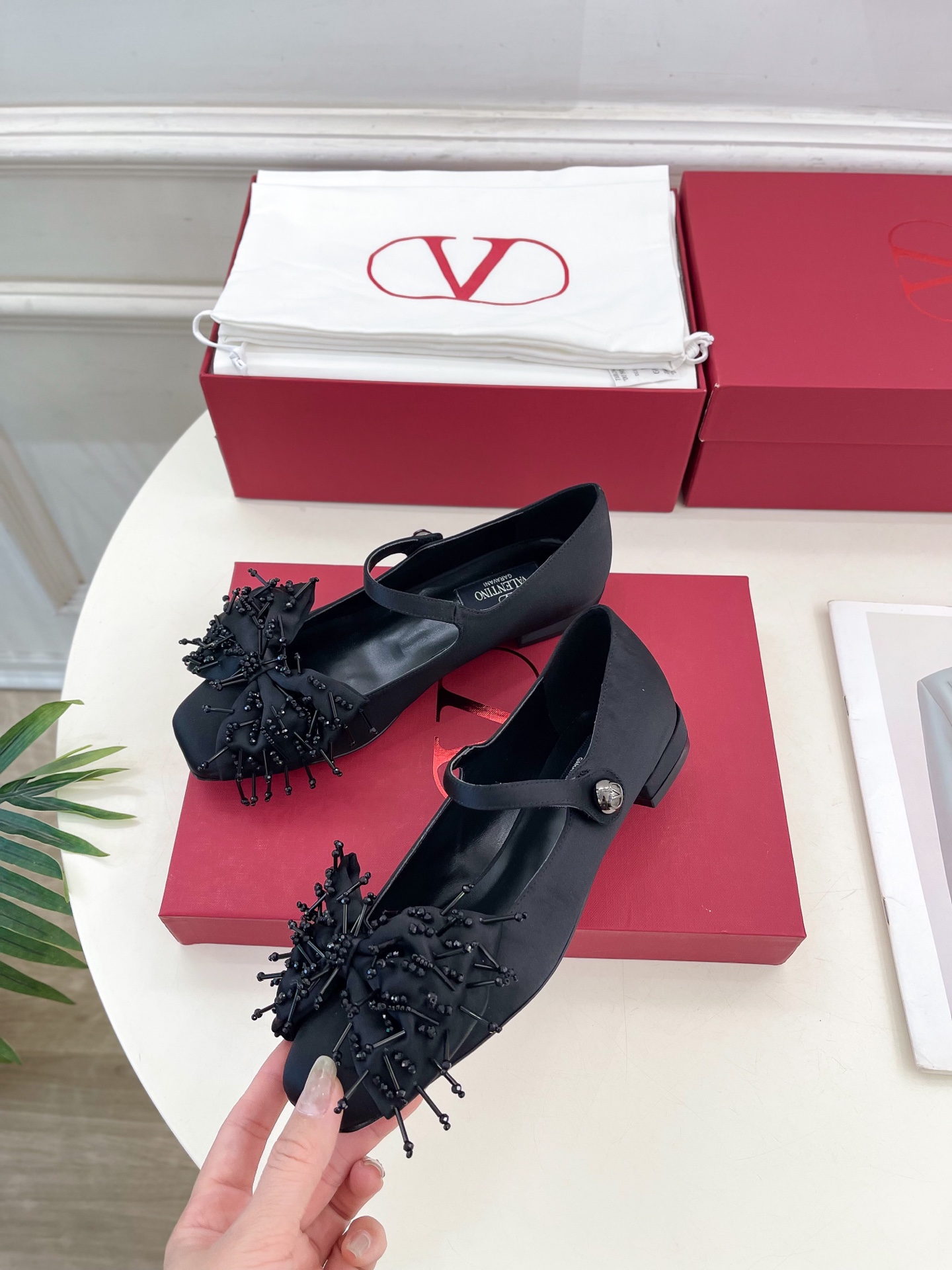 Valentino 华伦天奴 2025ss早春新品 BOWJANE 绉绸玛丽珍芭蕾舞鞋上新☑️
————