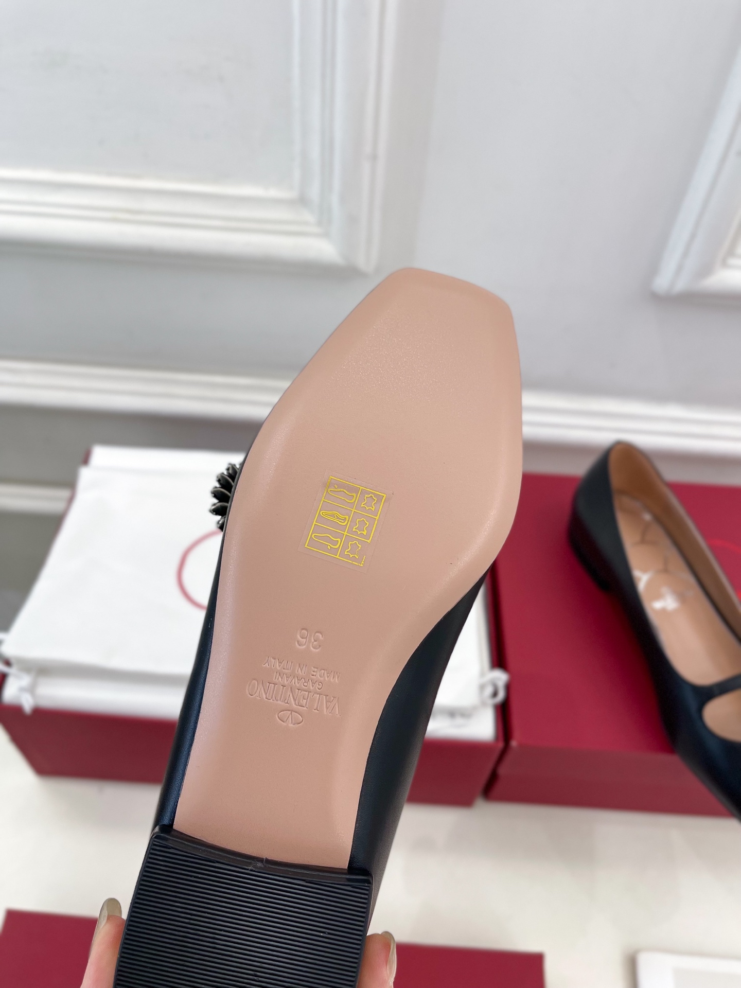 Valentino 华伦天奴 2025ss早春新品 PRESHOES 宝石玛丽珍芭蕾平底单鞋上新☑️
—