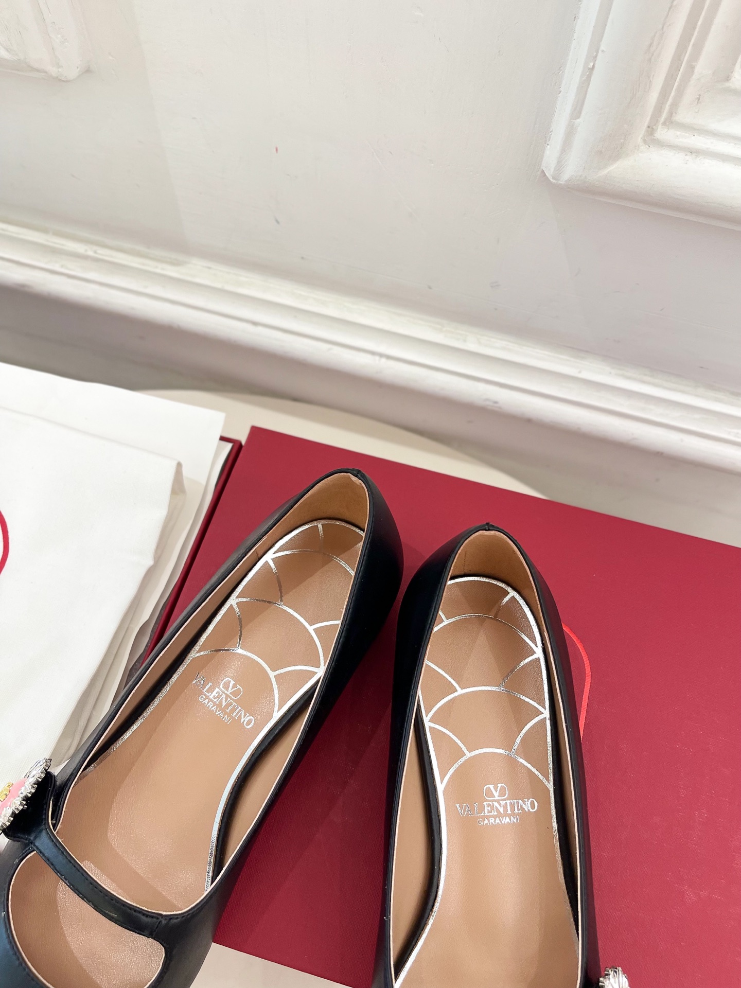 Valentino 华伦天奴 2025ss早春新品 PRESHOES 宝石玛丽珍芭蕾平底单鞋上新☑️
—