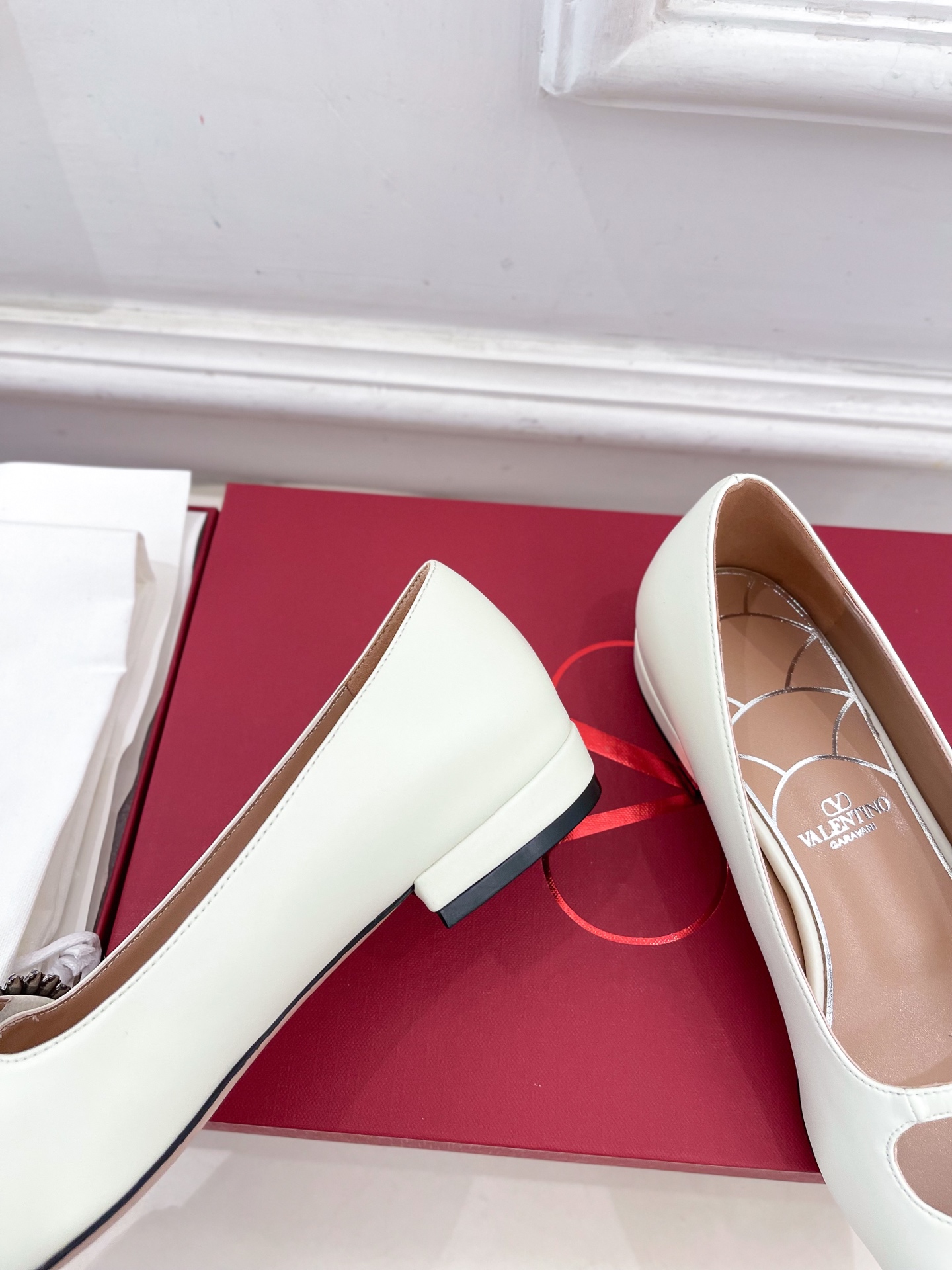 Valentino 华伦天奴 2025ss早春新品 PRESHOES 宝石玛丽珍芭蕾平底单鞋上新☑️
—