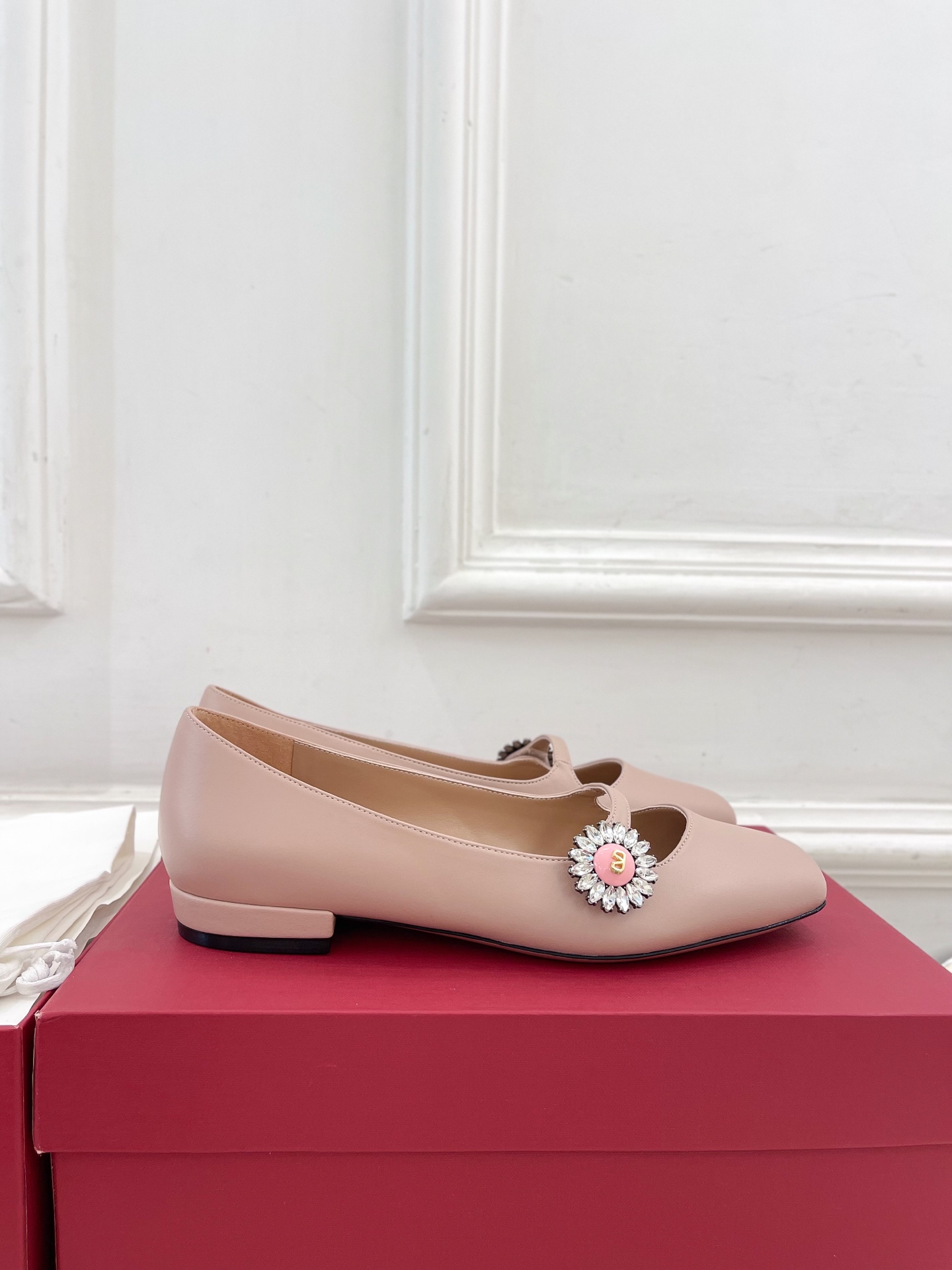 Valentino 华伦天奴 2025ss早春新品 PRESHOES 宝石玛丽珍芭蕾平底单鞋上新☑️
—