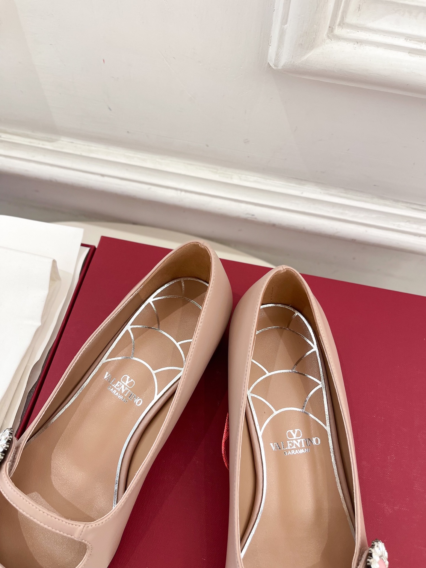 Valentino 华伦天奴 2025ss早春新品 PRESHOES 宝石玛丽珍芭蕾平底单鞋上新☑️
—