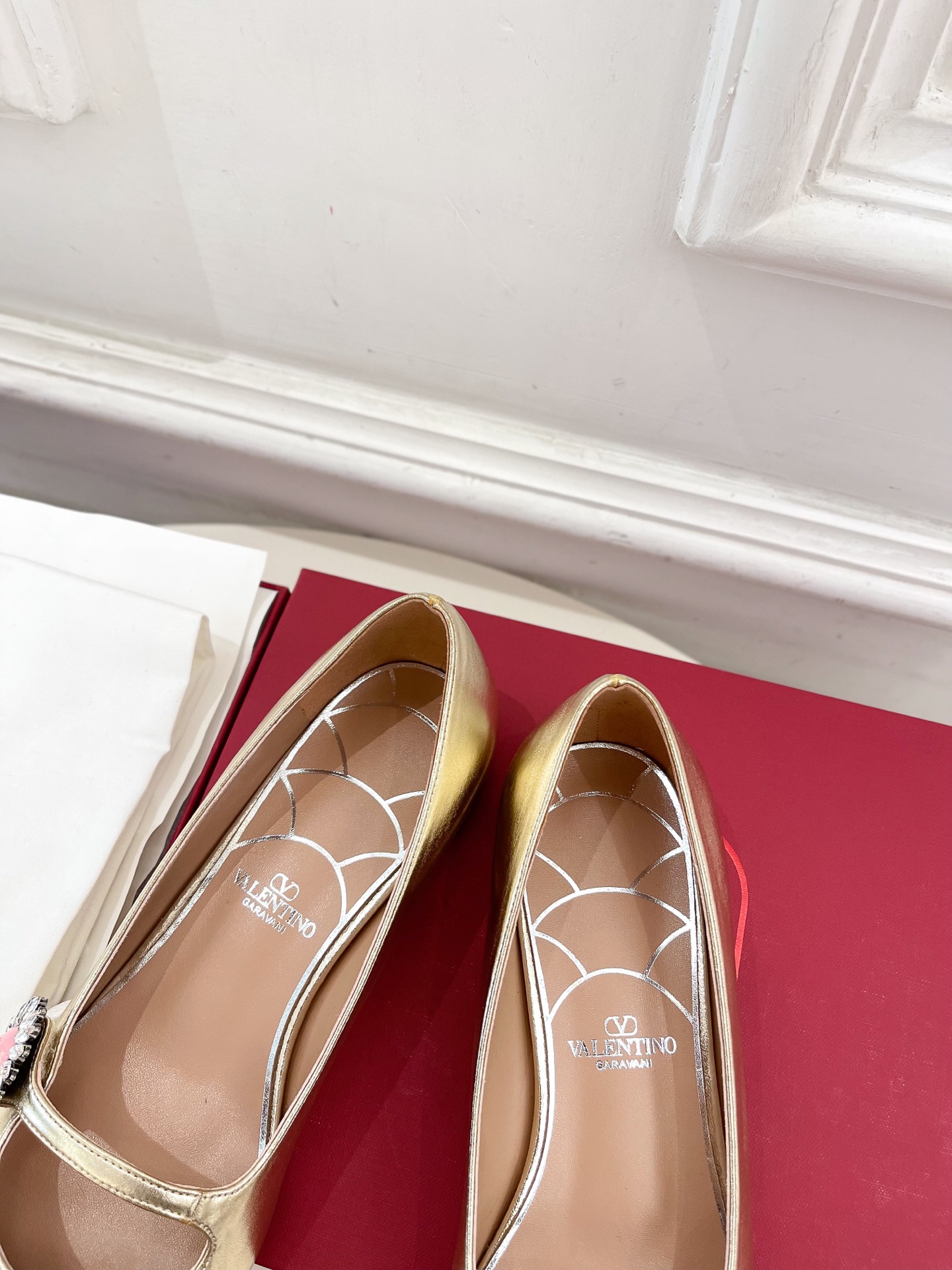 Valentino 华伦天奴 2025ss早春新品 PRESHOES 宝石玛丽珍芭蕾平底单鞋上新☑️
—
