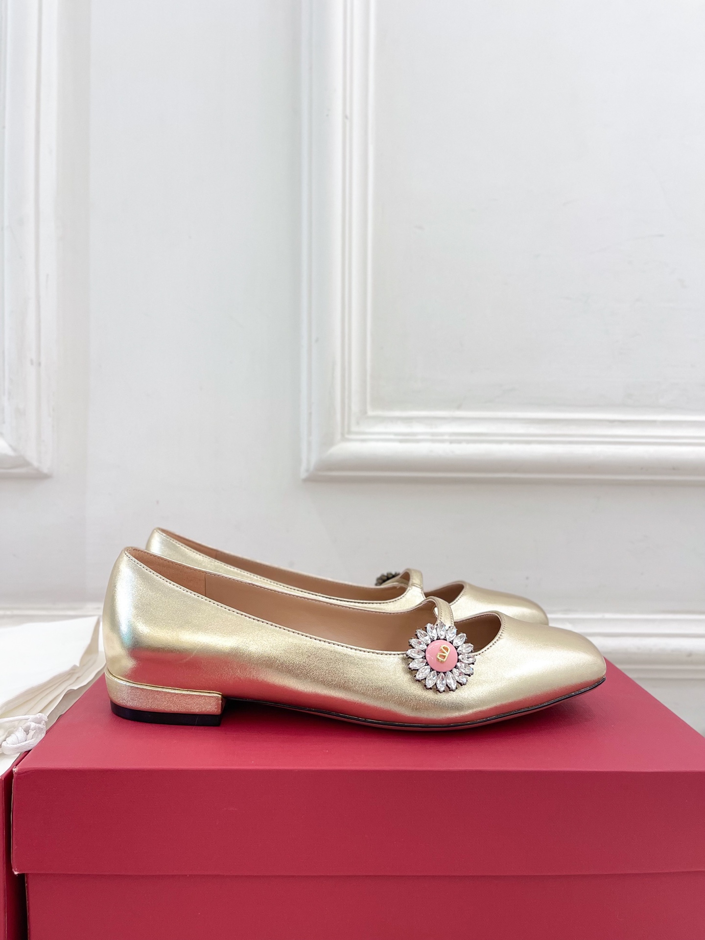 Valentino 华伦天奴 2025ss早春新品 PRESHOES 宝石玛丽珍芭蕾平底单鞋上新☑️
—