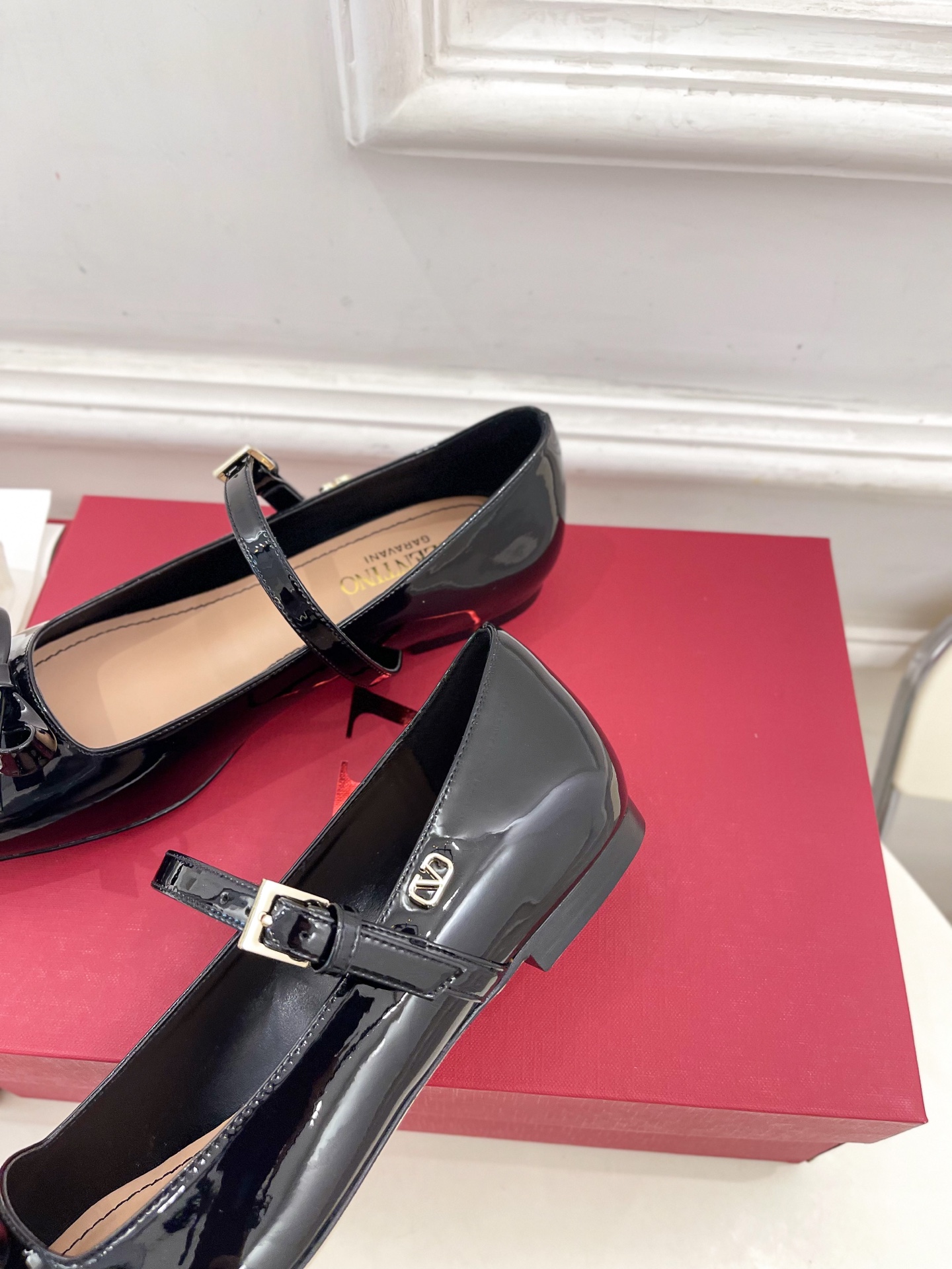 Valentino 华伦天奴 2025ss早春新品 蝴蝶结玛丽珍方头单鞋上新☑️
———————————