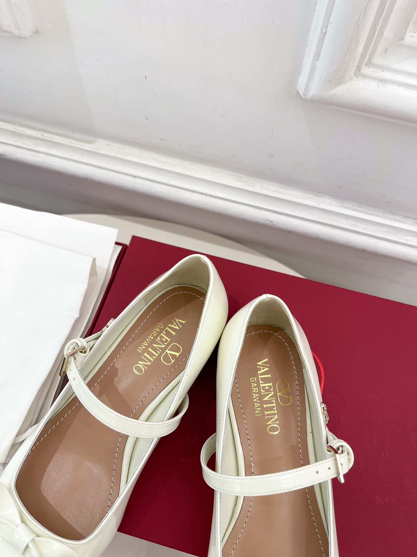 Valentino 华伦天奴 2025ss早春新品 蝴蝶结玛丽珍方头单鞋上新☑️
———————————