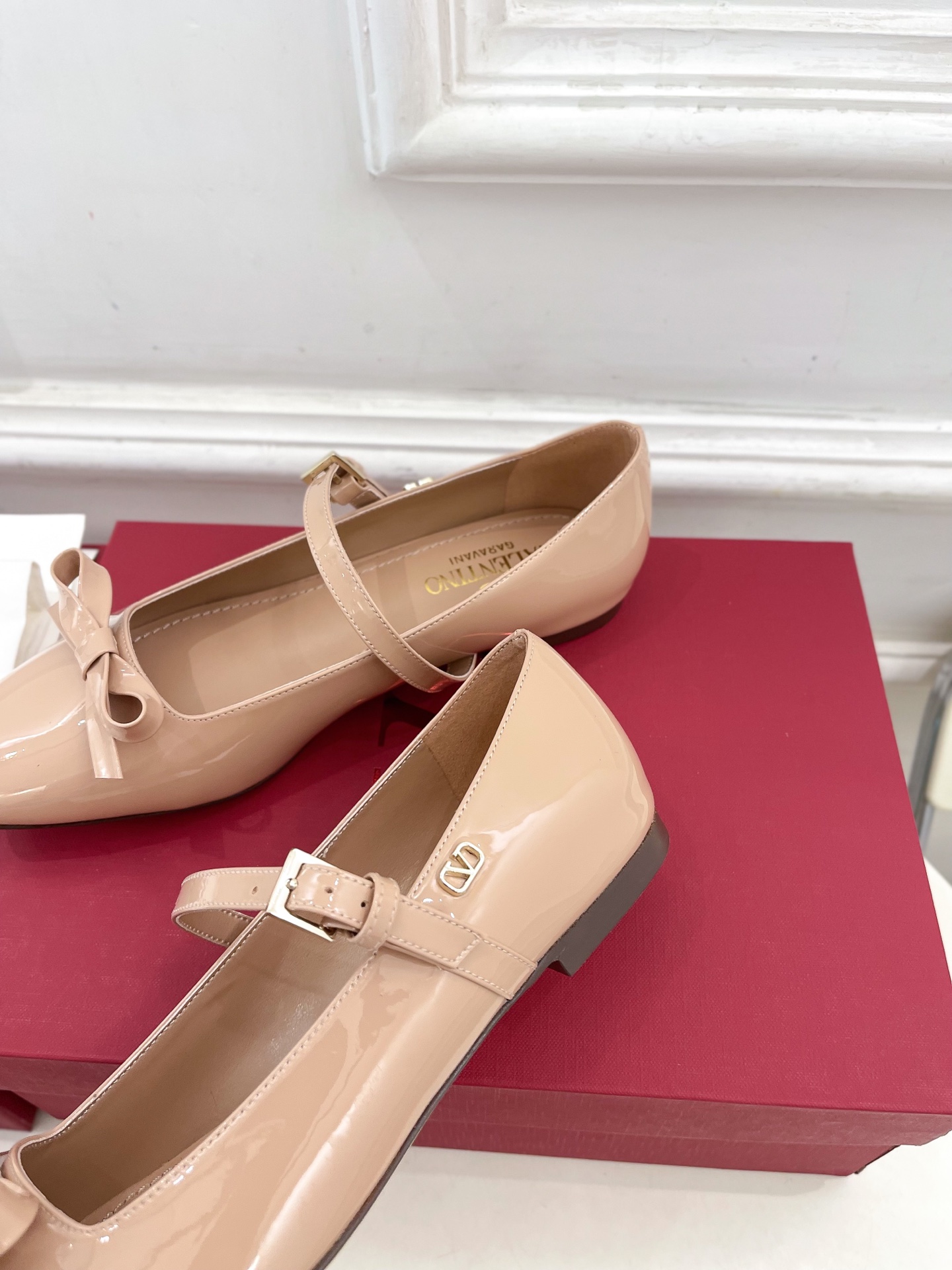 Valentino 华伦天奴 2025ss早春新品 蝴蝶结玛丽珍方头单鞋上新☑️
———————————