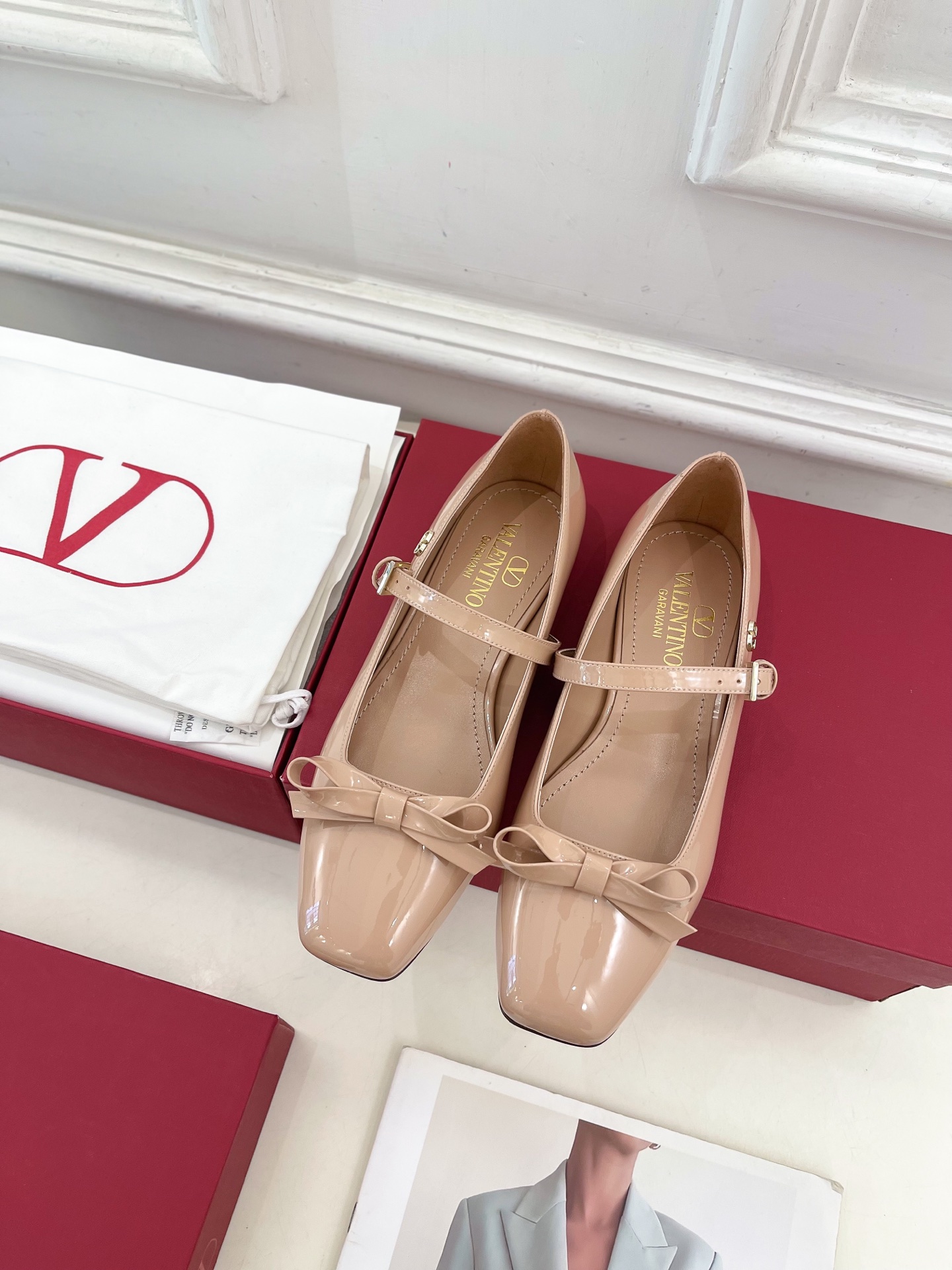Valentino 华伦天奴 2025ss早春新品 蝴蝶结玛丽珍方头单鞋上新☑️
———————————