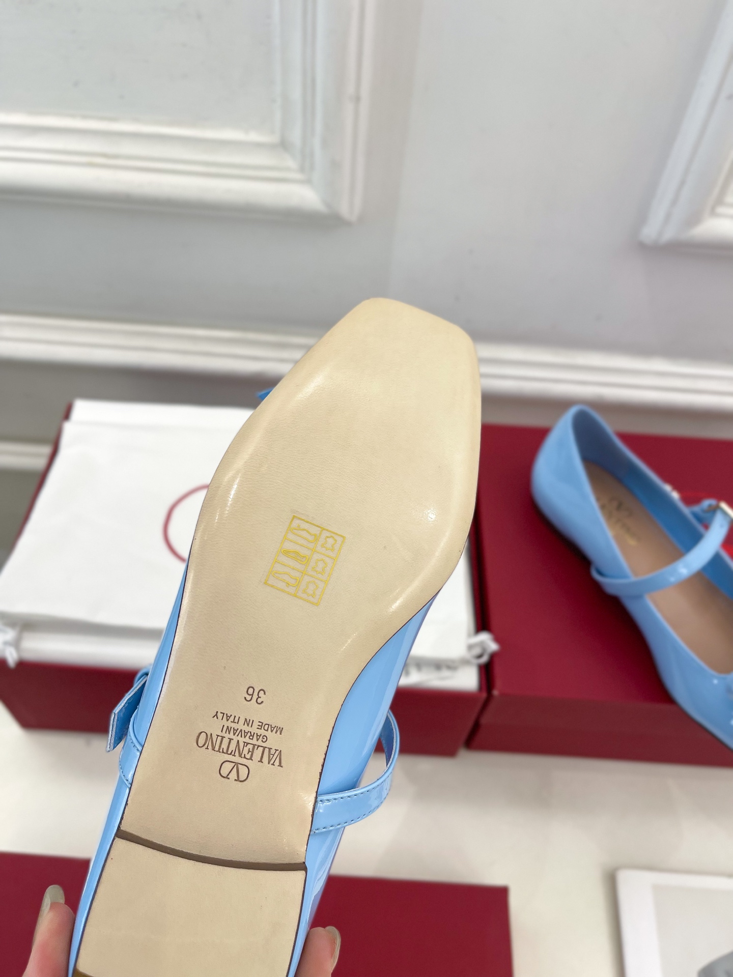 Valentino 华伦天奴 2025ss早春新品 蝴蝶结玛丽珍方头单鞋上新☑️
———————————