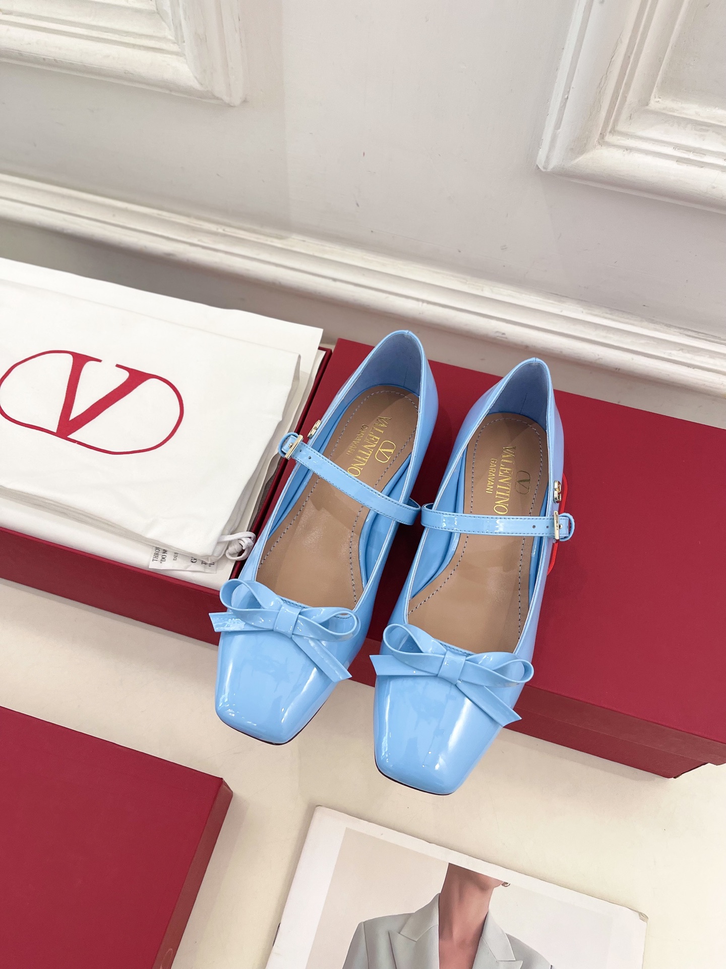 Valentino 华伦天奴 2025ss早春新品 蝴蝶结玛丽珍方头单鞋上新☑️
———————————