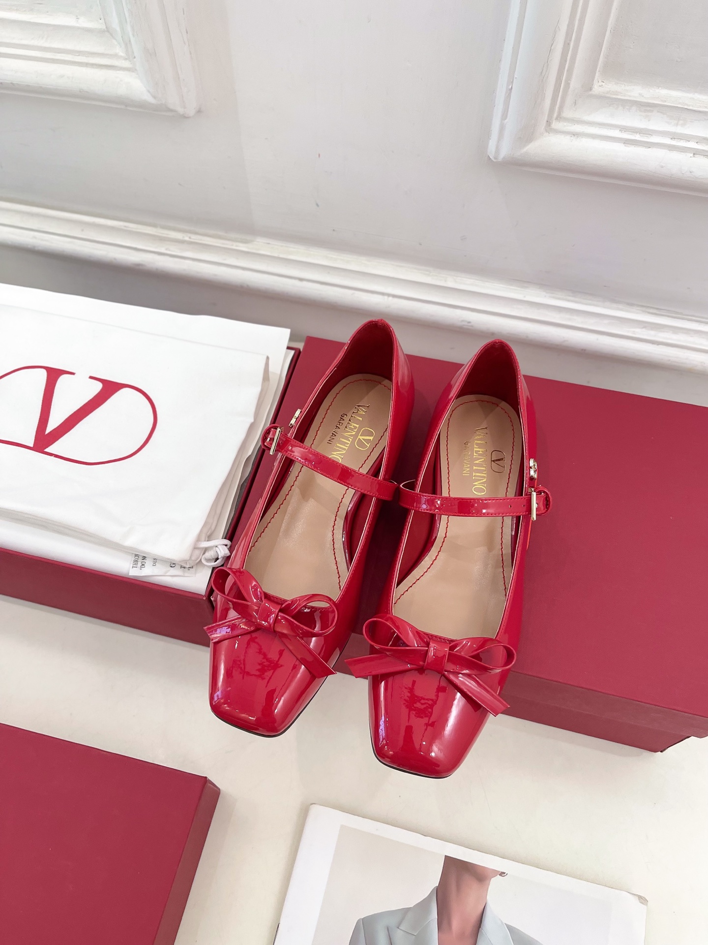 Valentino 华伦天奴 2025ss早春新品 蝴蝶结玛丽珍方头单鞋上新☑️
———————————