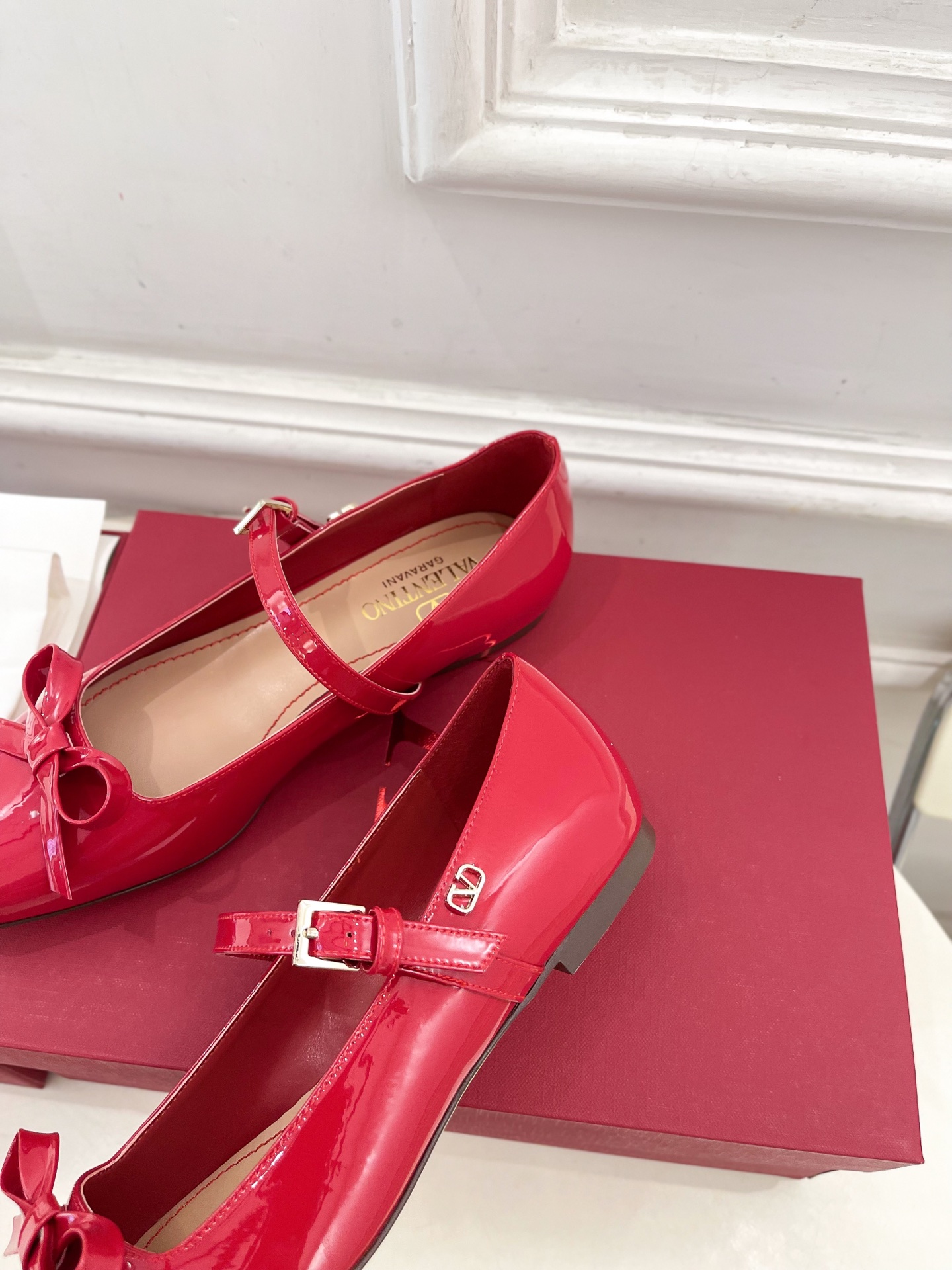 Valentino 华伦天奴 2025ss早春新品 蝴蝶结玛丽珍方头单鞋上新☑️
———————————