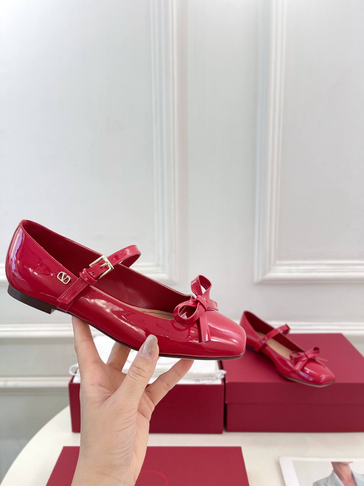 Valentino 华伦天奴 2025ss早春新品 蝴蝶结玛丽珍方头单鞋上新☑️
———————————