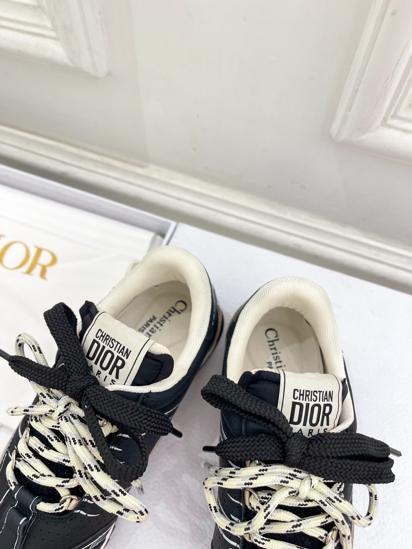 Dior |  迪奥  25𝐬𝐬 

🧡💚2025早春新品 顶级版本⚠️
专柜主打新款D-Sketch 