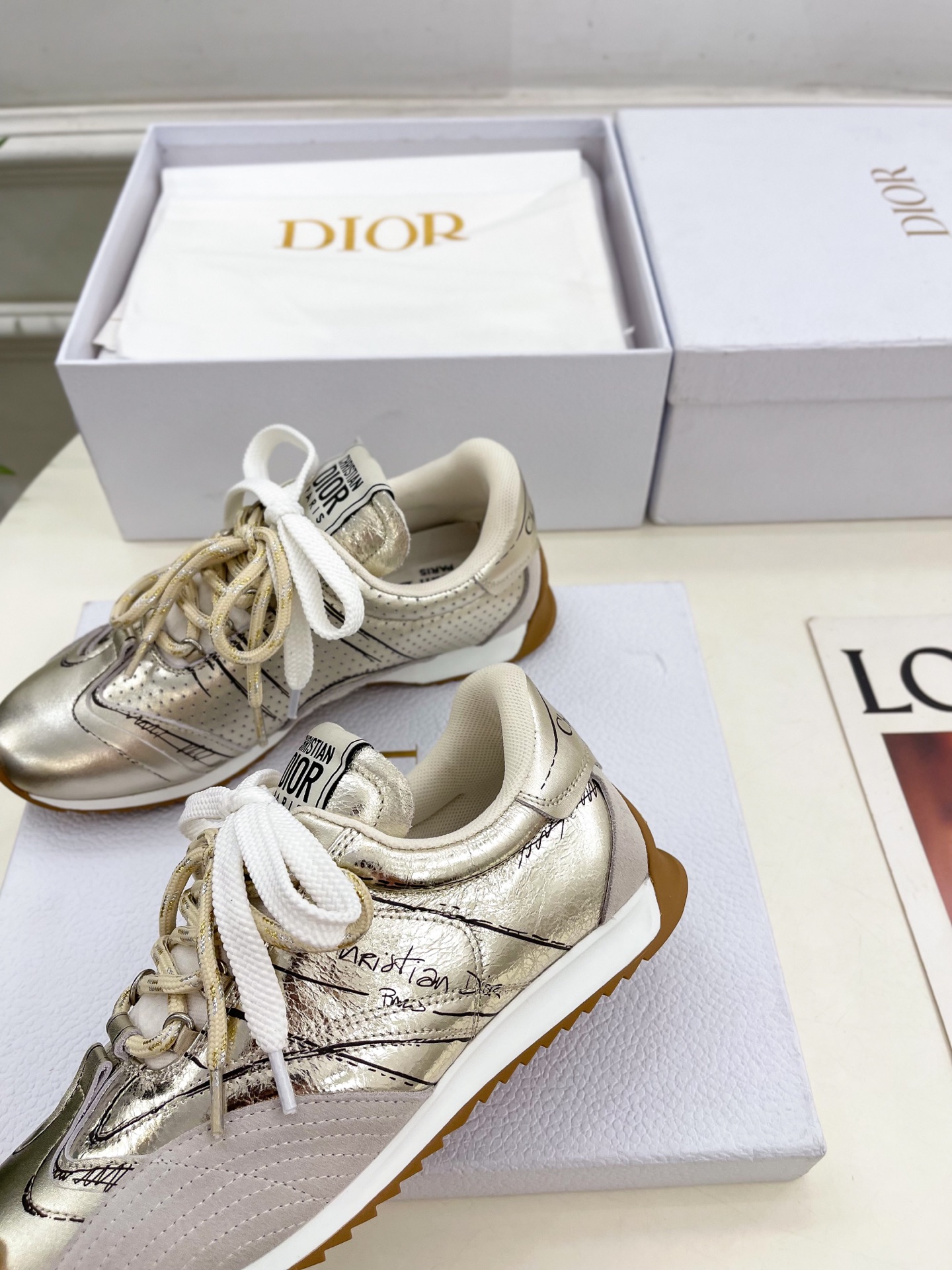 Dior |  迪奥  25𝐬𝐬 

🧡💚2025早春新品 顶级版本⚠️
专柜主打新款D-Sketch 