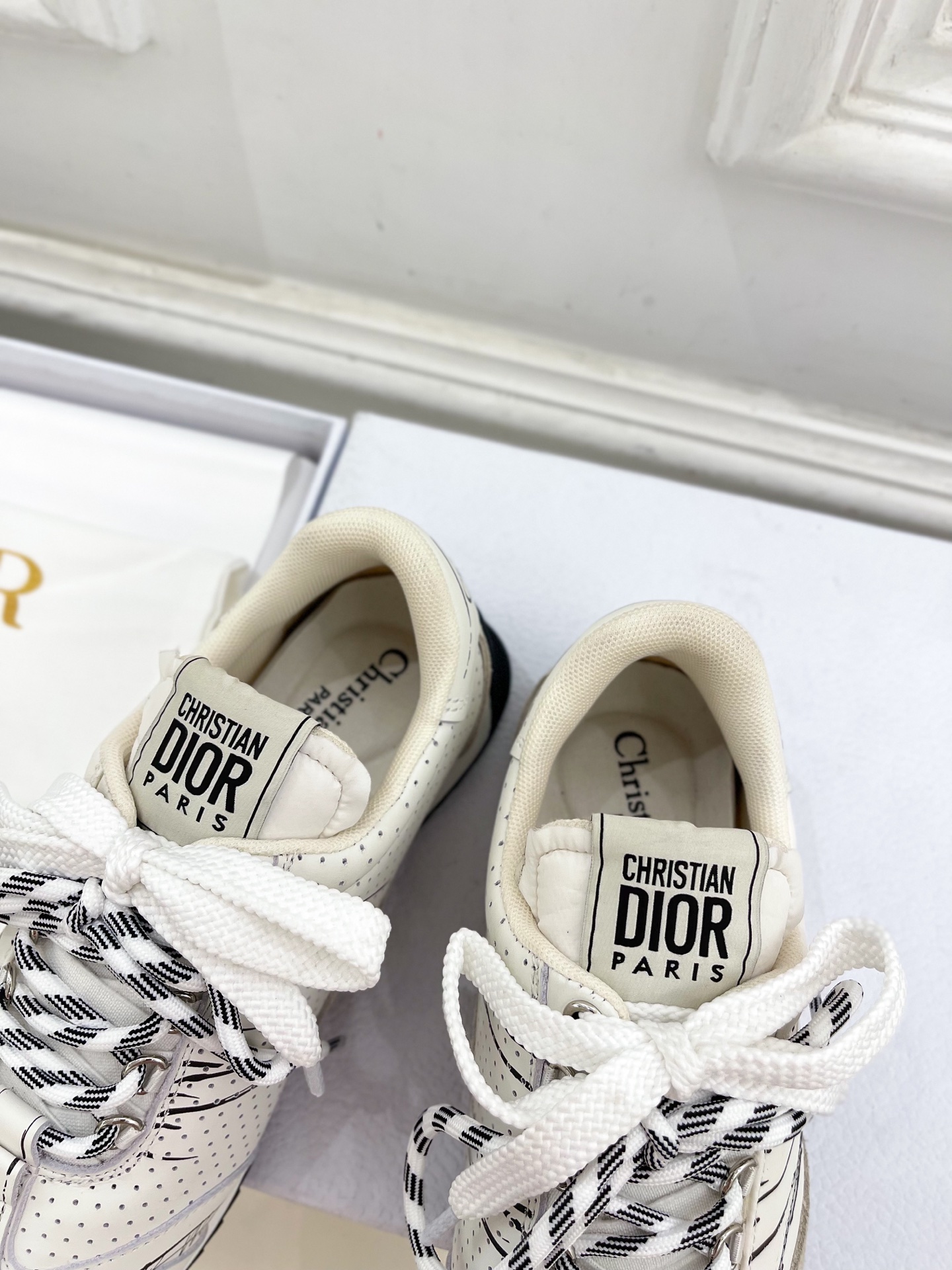 Dior |  迪奥  25𝐬𝐬 

🧡💚2025早春新品 顶级版本⚠️
专柜主打新款D-Sketch 
