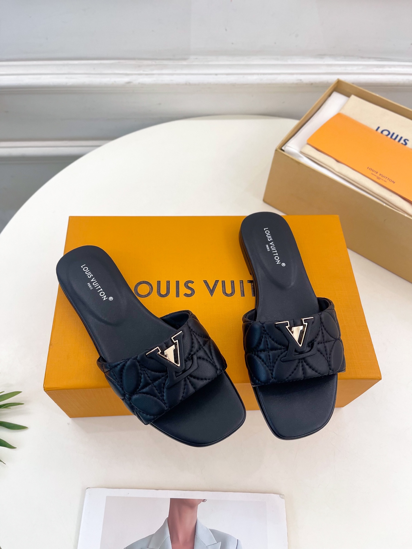 LV | 路易威登 25𝐬𝐬 
🧡💚2025春夏新款 顶级版本‼️原版一致
专柜主打最新款 LV 电绣字