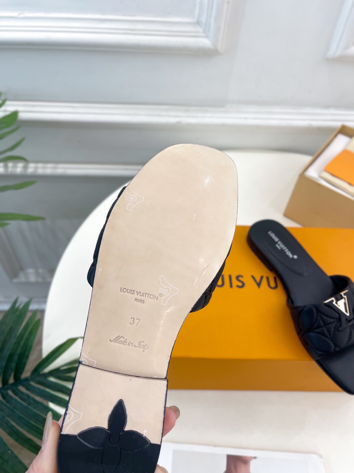 LV | 路易威登 25𝐬𝐬 
🧡💚2025春夏新款 顶级版本‼️原版一致
专柜主打最新款 LV 电绣字