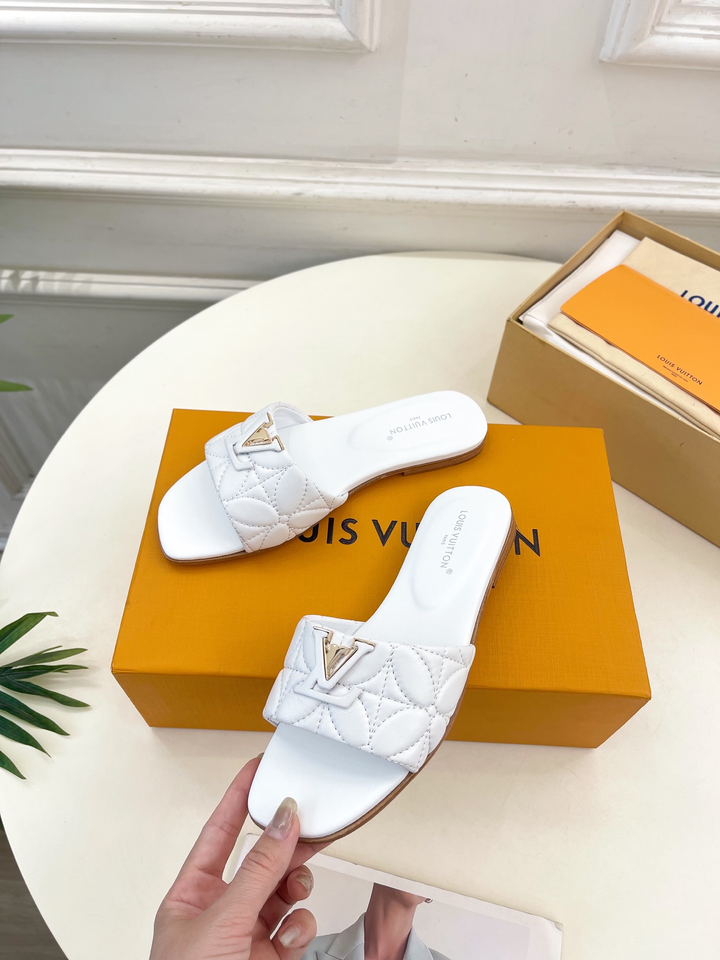 LV | 路易威登 25𝐬𝐬 
🧡💚2025春夏新款 顶级版本‼️原版一致
专柜主打最新款 LV 电绣字