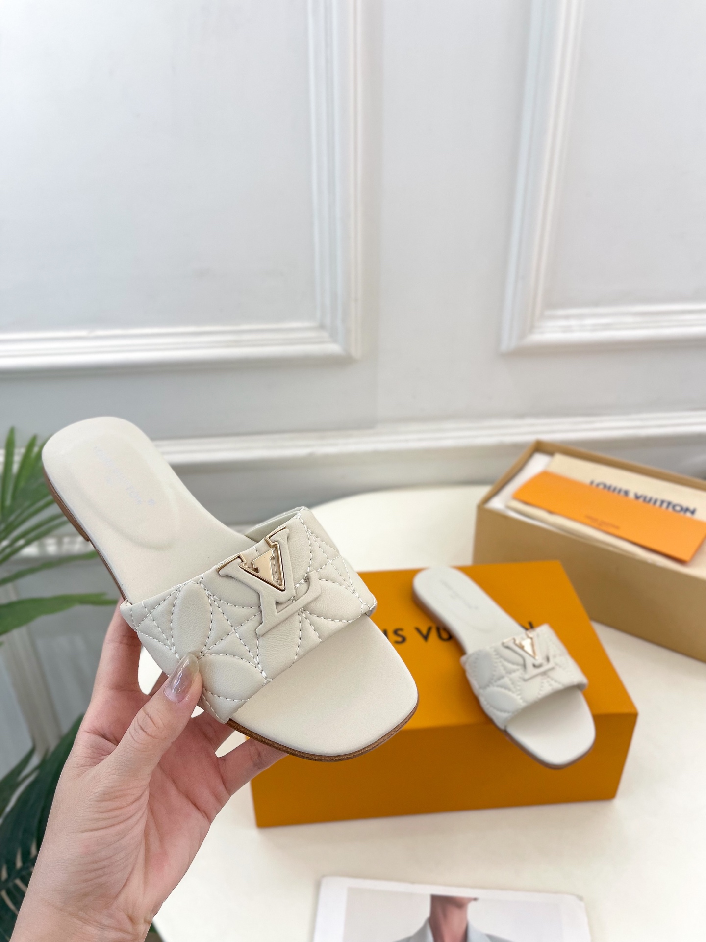 LV | 路易威登 25𝐬𝐬 
🧡💚2025春夏新款 顶级版本‼️原版一致
专柜主打最新款 LV 电绣字