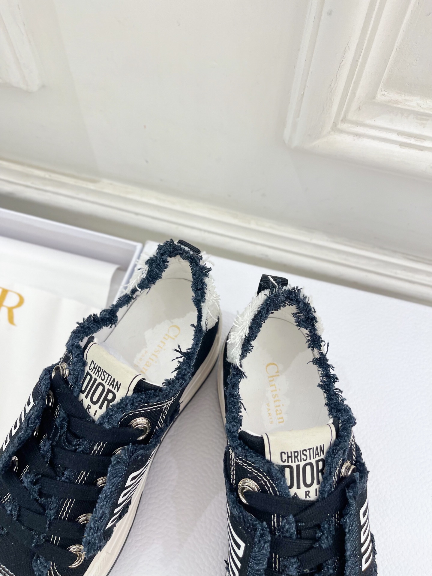 Dior |  迪奥  25𝐬𝐬 

🧡💚2025早春新品 顶级版本⚠️
专柜主打新款Walk'n'Di