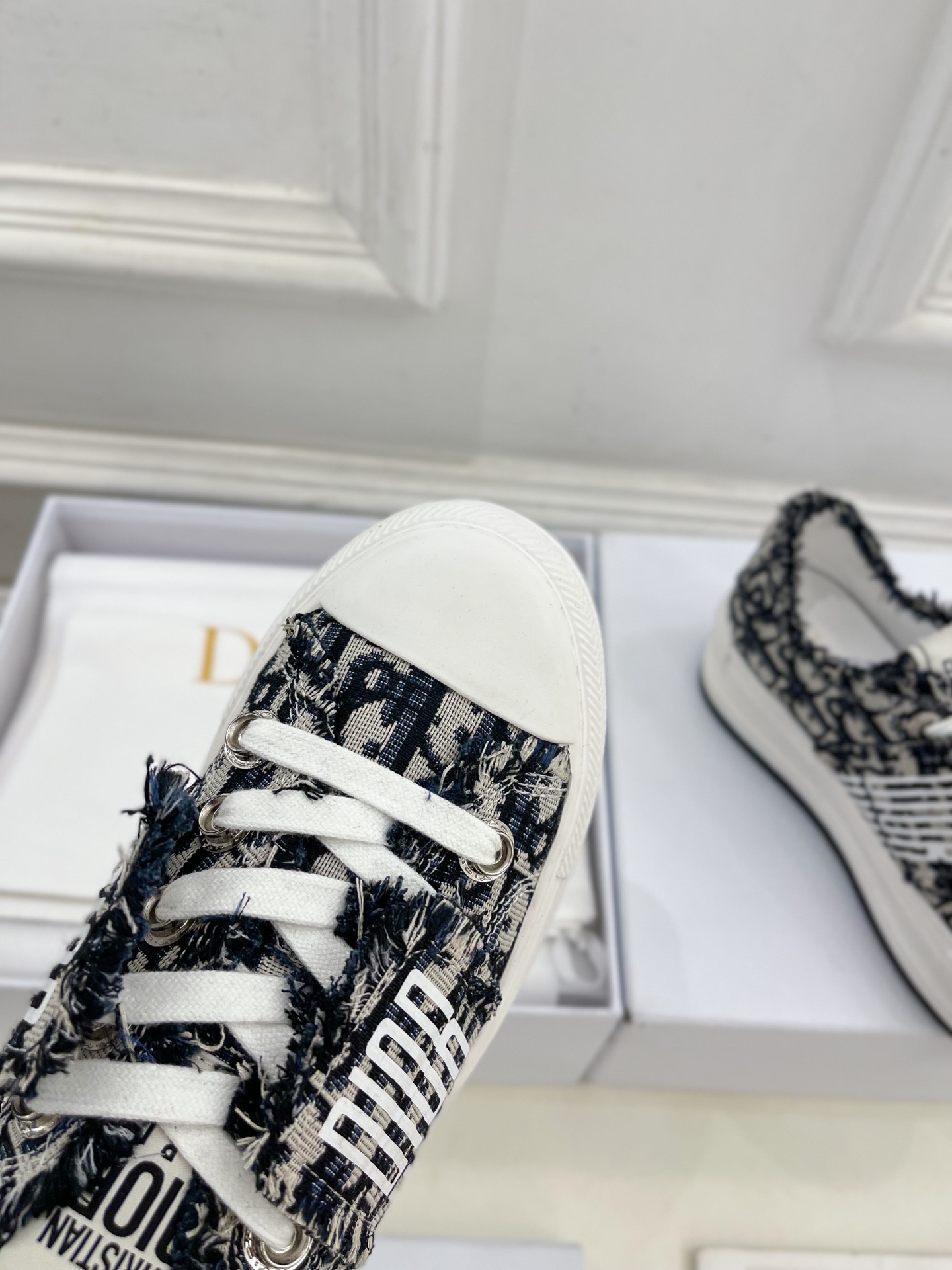 Dior |  迪奥  25𝐬𝐬 

🧡💚2025早春新品 顶级版本⚠️
专柜主打新款Walk'n'Di