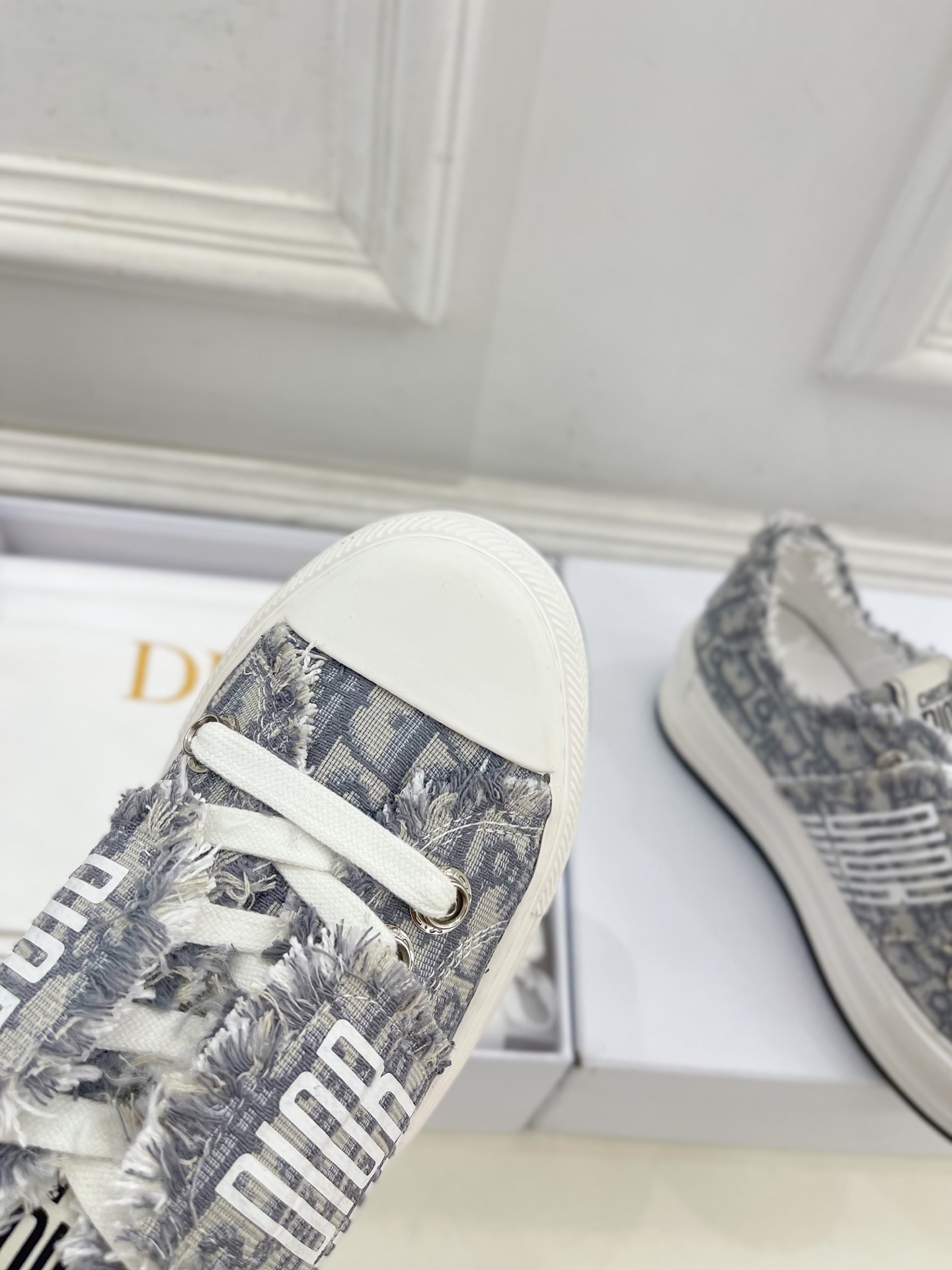 Dior |  迪奥  25𝐬𝐬 

🧡💚2025早春新品 顶级版本⚠️
专柜主打新款Walk'n'Di