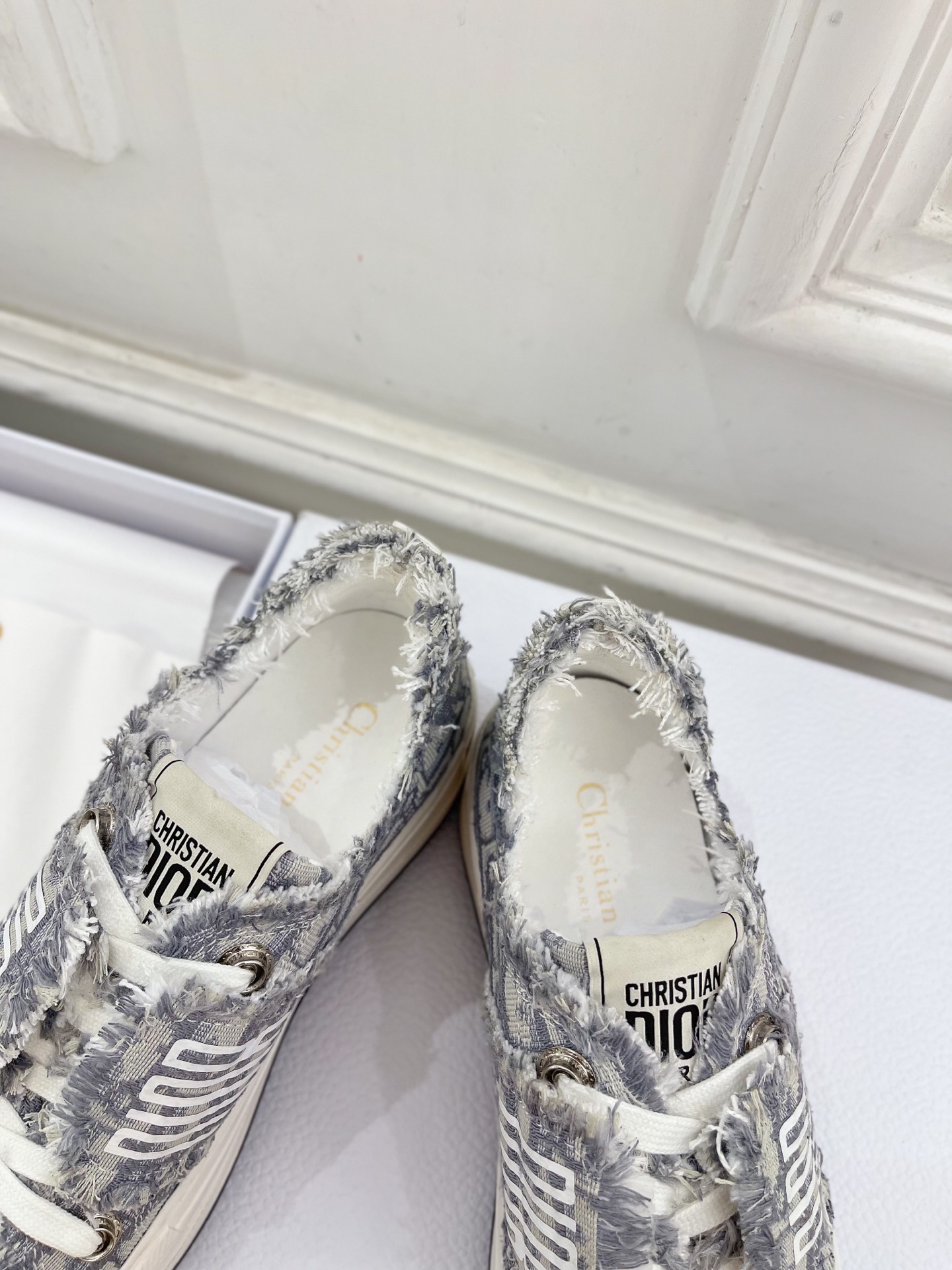 Dior |  迪奥  25𝐬𝐬 

🧡💚2025早春新品 顶级版本⚠️
专柜主打新款Walk'n'Di