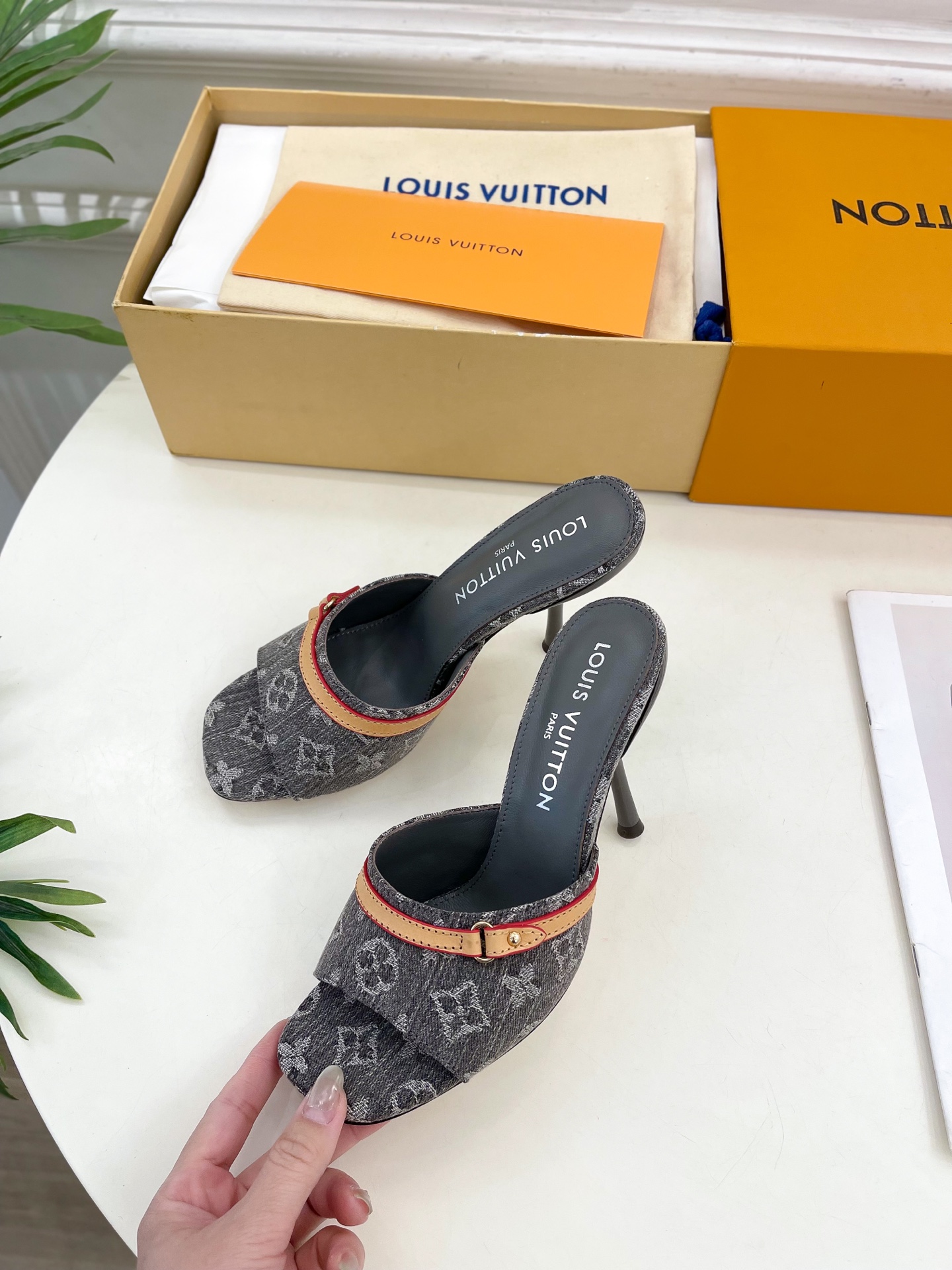LV  | 路易威登    25𝐬𝐬 

🧡💚2025 春夏新款 顶级版本‼️原版一致
专柜主打最新款 