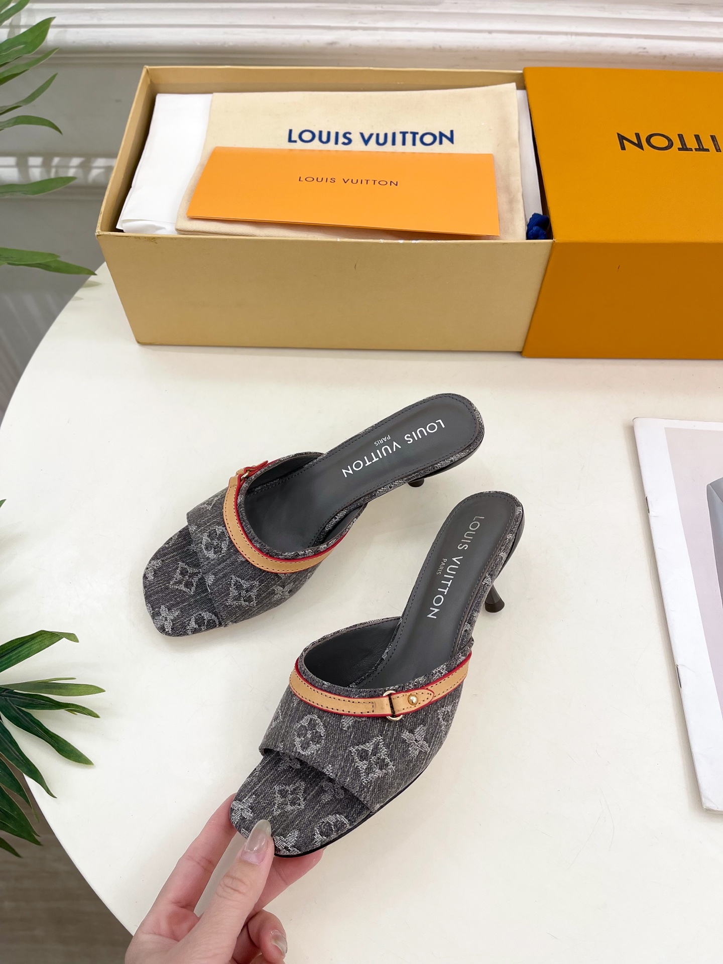 LV  | 路易威登    25𝐬𝐬 

🧡💚2025 春夏新款 顶级版本‼️原版一致
专柜主打最新款 