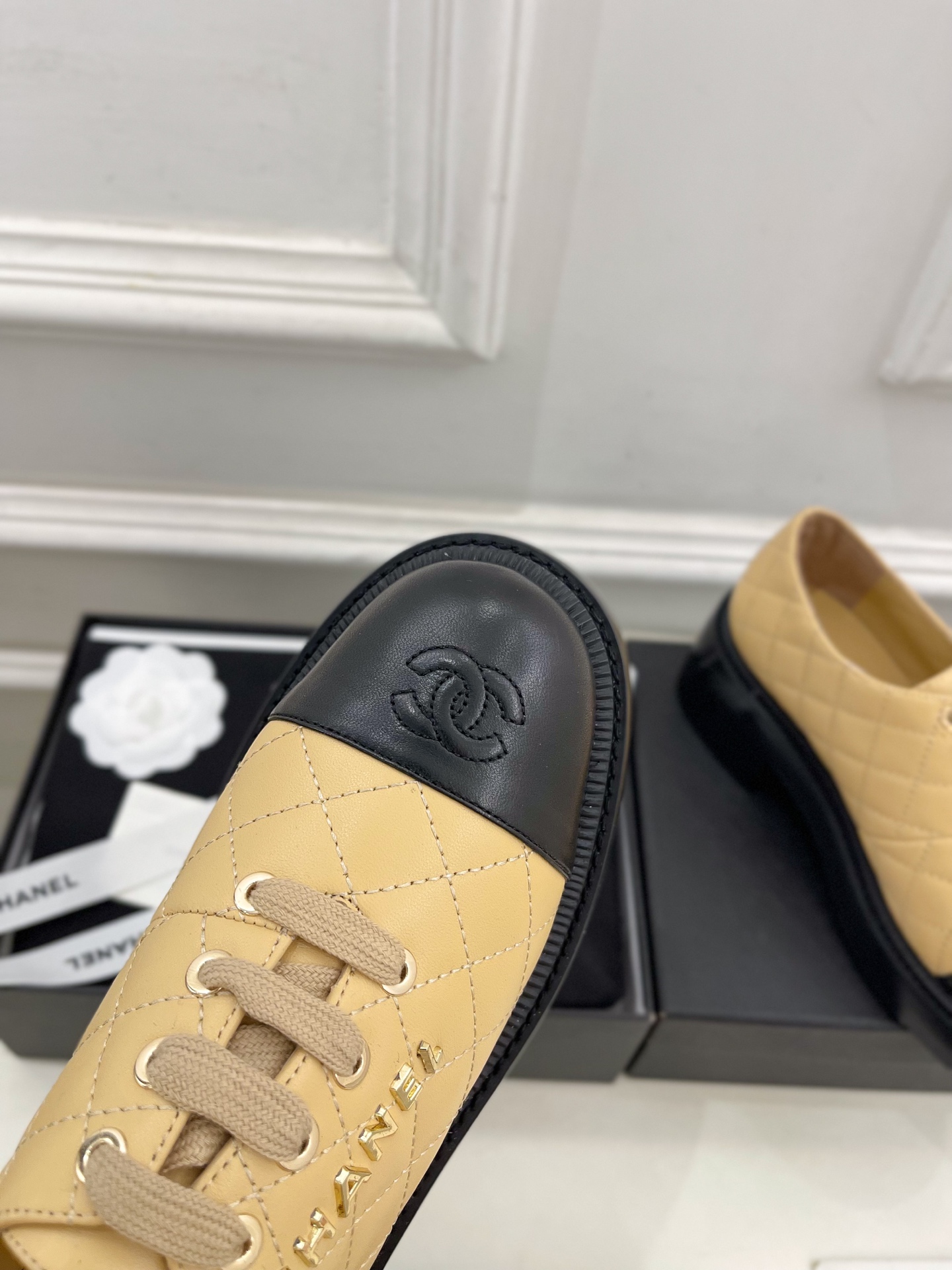 𝐂𝐇𝐀𝐍𝐄𝐋  | 小香  25𝐬𝐬 

🦋2025 春夏新品  专柜经典款 小香双C菱格字母扣中古小皮