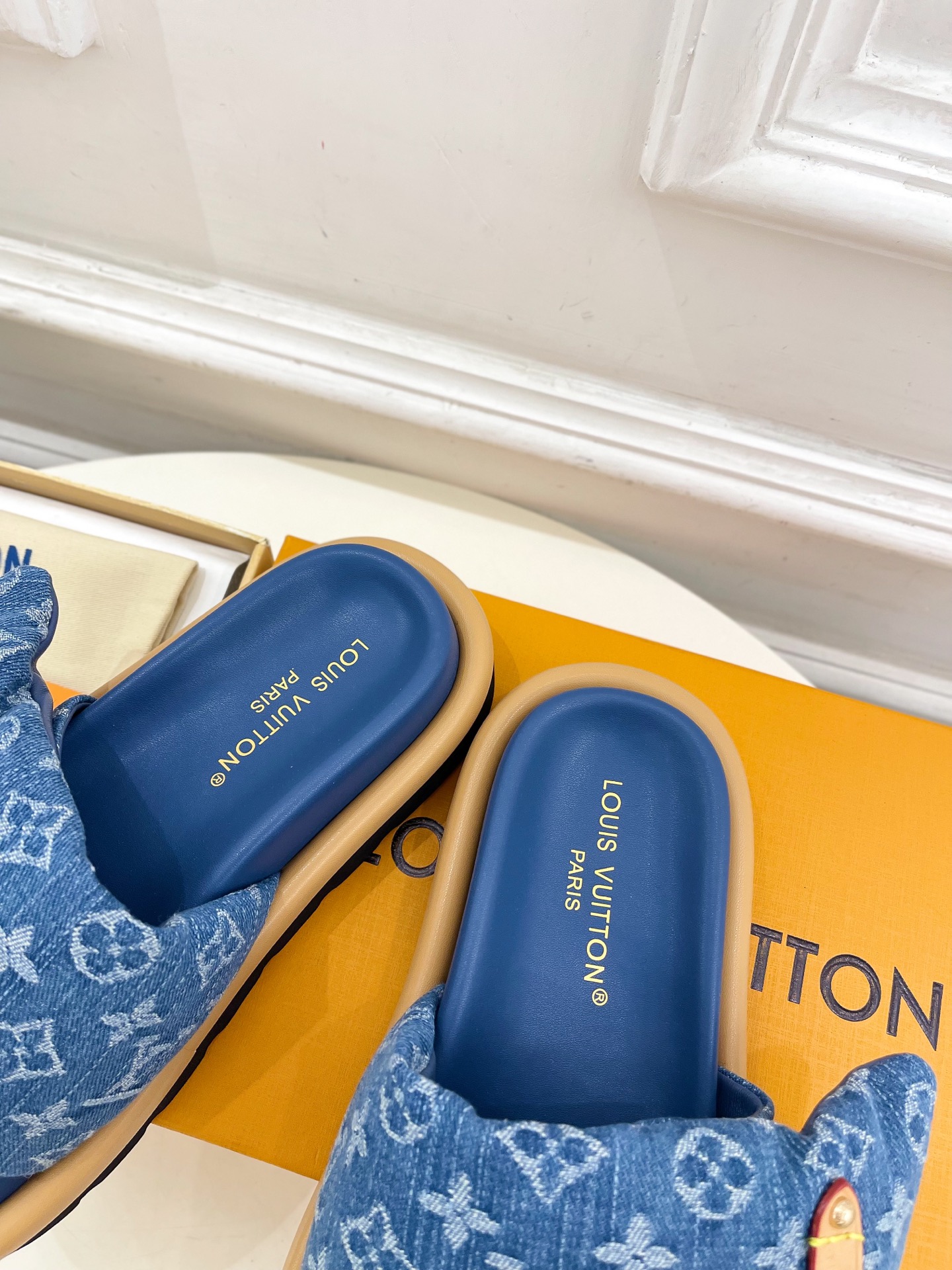 LV | 路易威登 25𝐬𝐬 
🧡💚2025春夏新品 顶级版本⚠️
专柜主打最新款POOL PILLOW