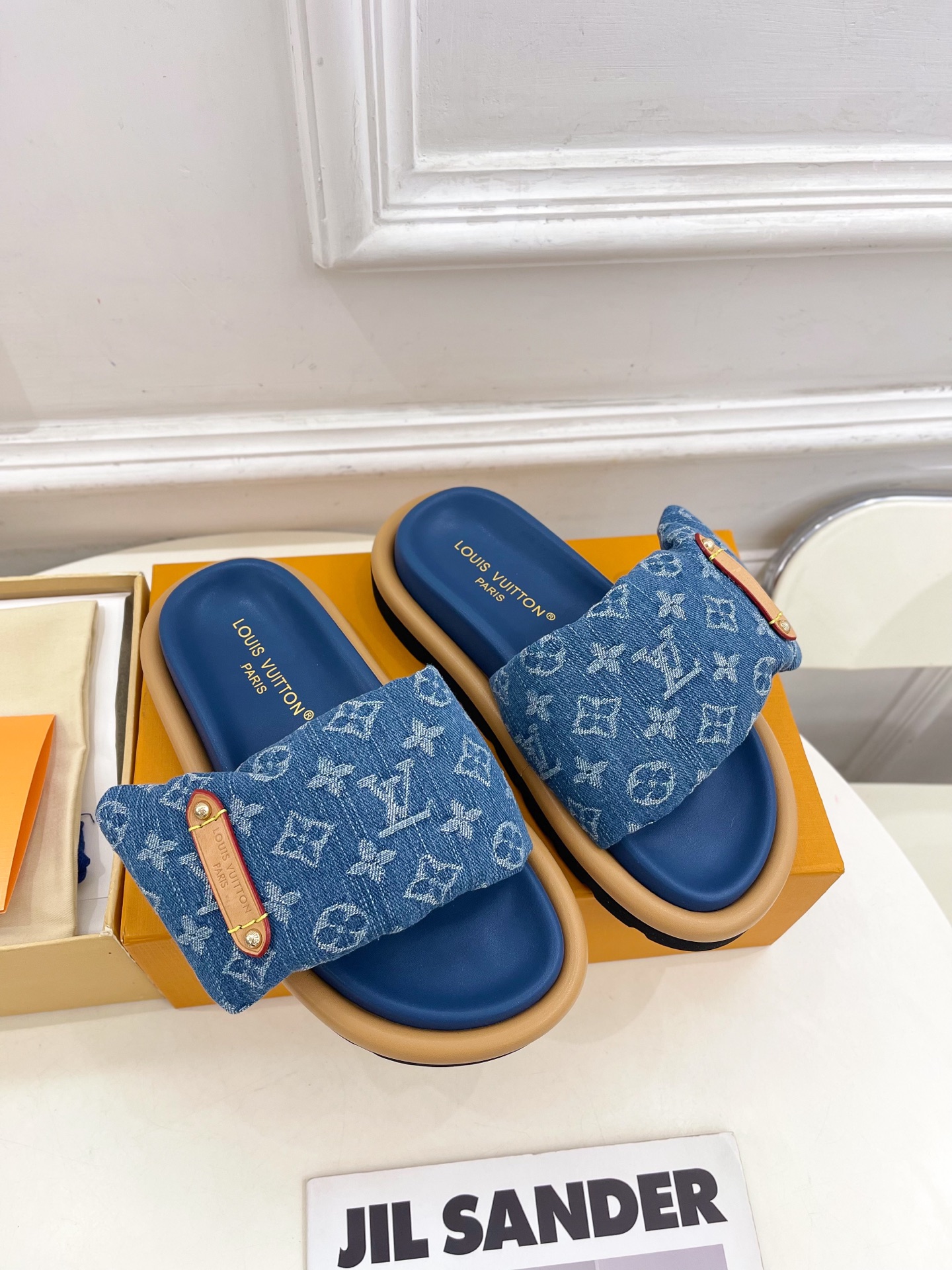 LV | 路易威登 25𝐬𝐬 
🧡💚2025春夏新品 顶级版本⚠️
专柜主打最新款POOL PILLOW
