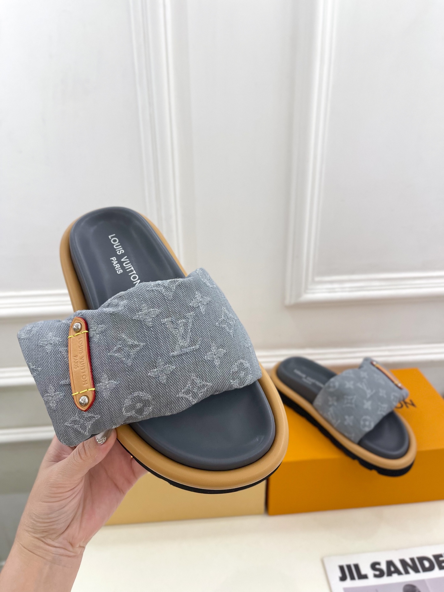 LV | 路易威登 25𝐬𝐬 
🧡💚2025春夏新品 顶级版本⚠️
专柜主打最新款POOL PILLOW