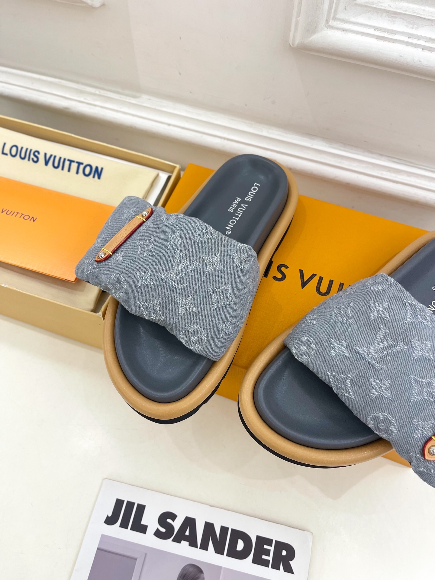 LV | 路易威登 25𝐬𝐬 
🧡💚2025春夏新品 顶级版本⚠️
专柜主打最新款POOL PILLOW