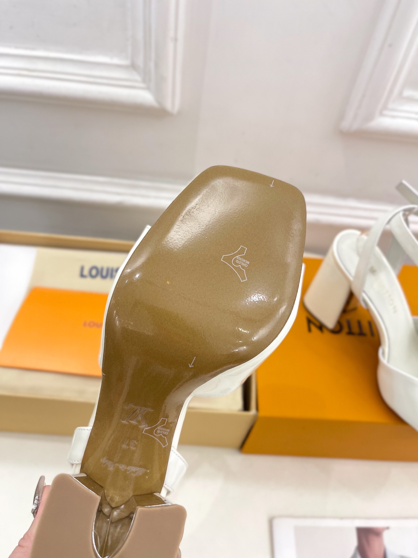 LV | 路易威登 25𝐬𝐬 
🧡💚2025 早春新款 顶级版本‼️原版一致
专柜主打最新款 SWING