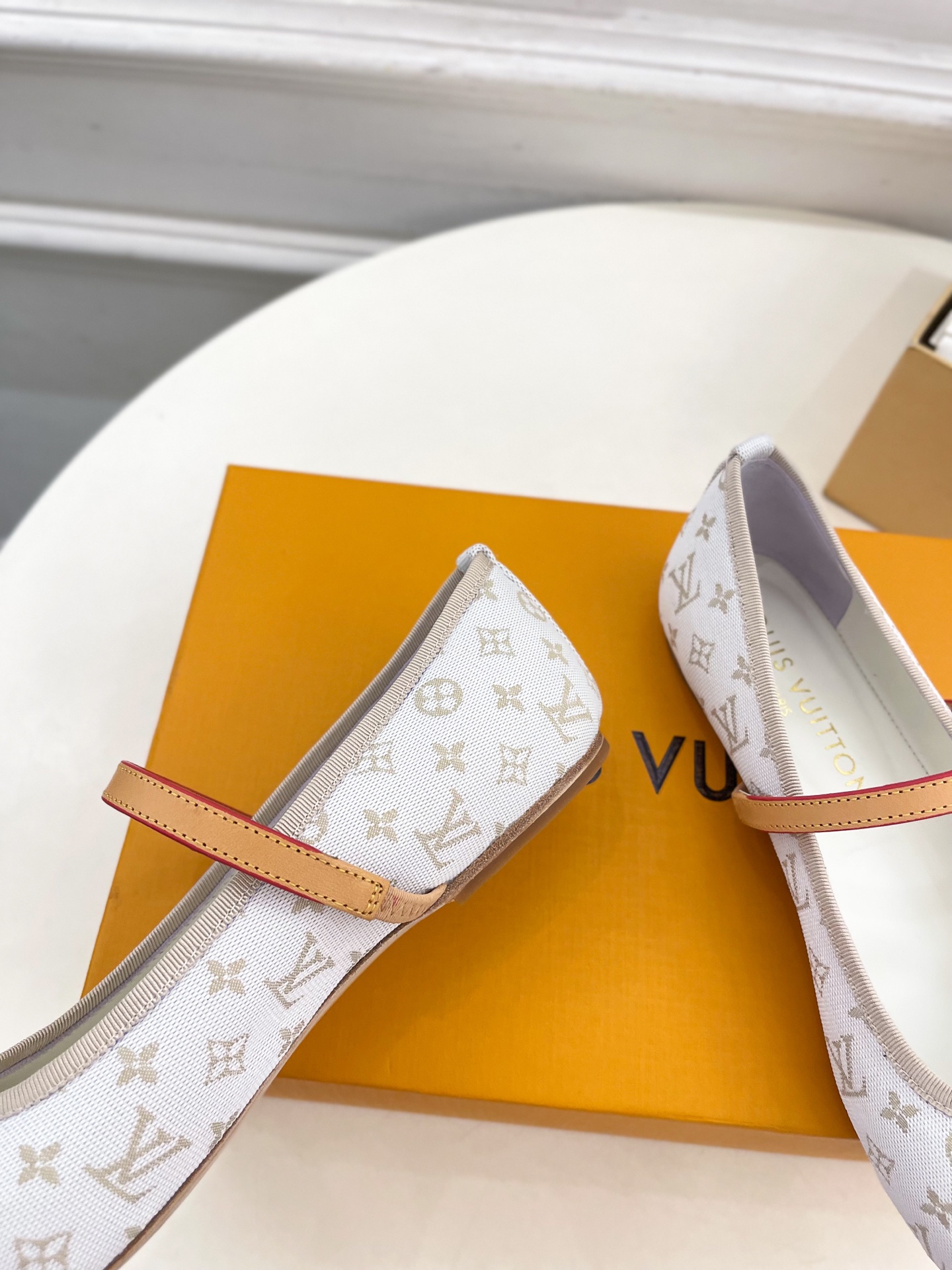 LV  | 路易威登    25𝐬𝐬 

🧡💚2025 春夏新款 顶级版本‼️原版一致
专柜主打最新款 