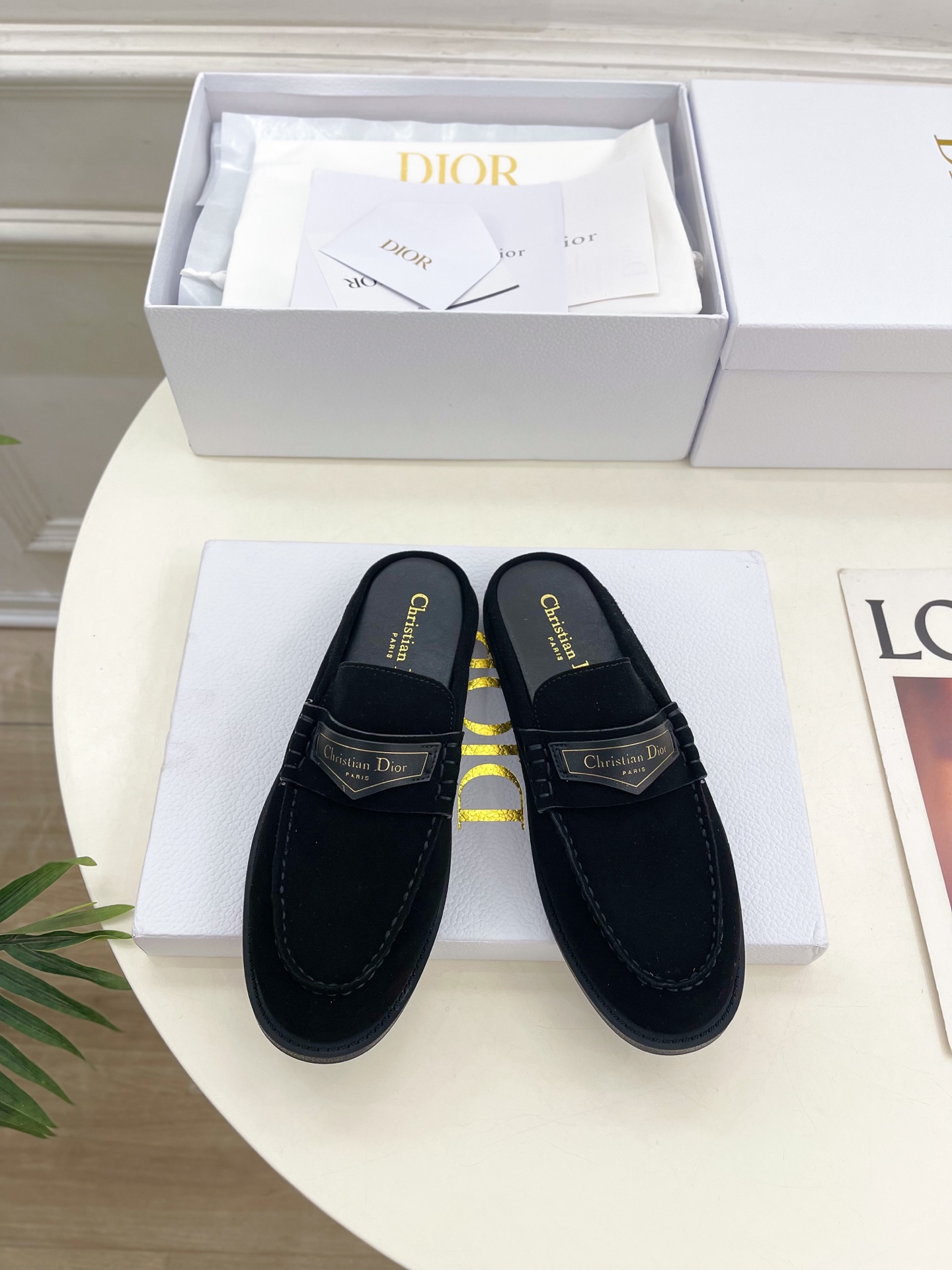 Dior |  迪奥  25𝐬𝐬 

🧡💚2025早春新品 顶级版本⚠️
专柜主打新款Dior Boy穆