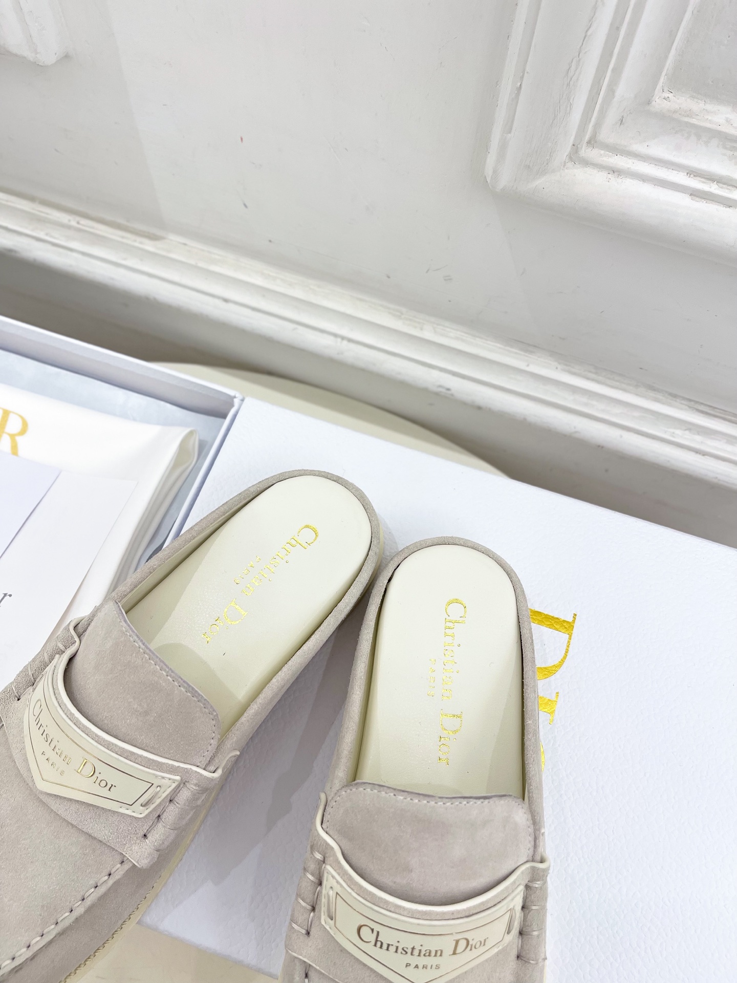 Dior |  迪奥  25𝐬𝐬 

🧡💚2025早春新品 顶级版本⚠️
专柜主打新款Dior Boy穆