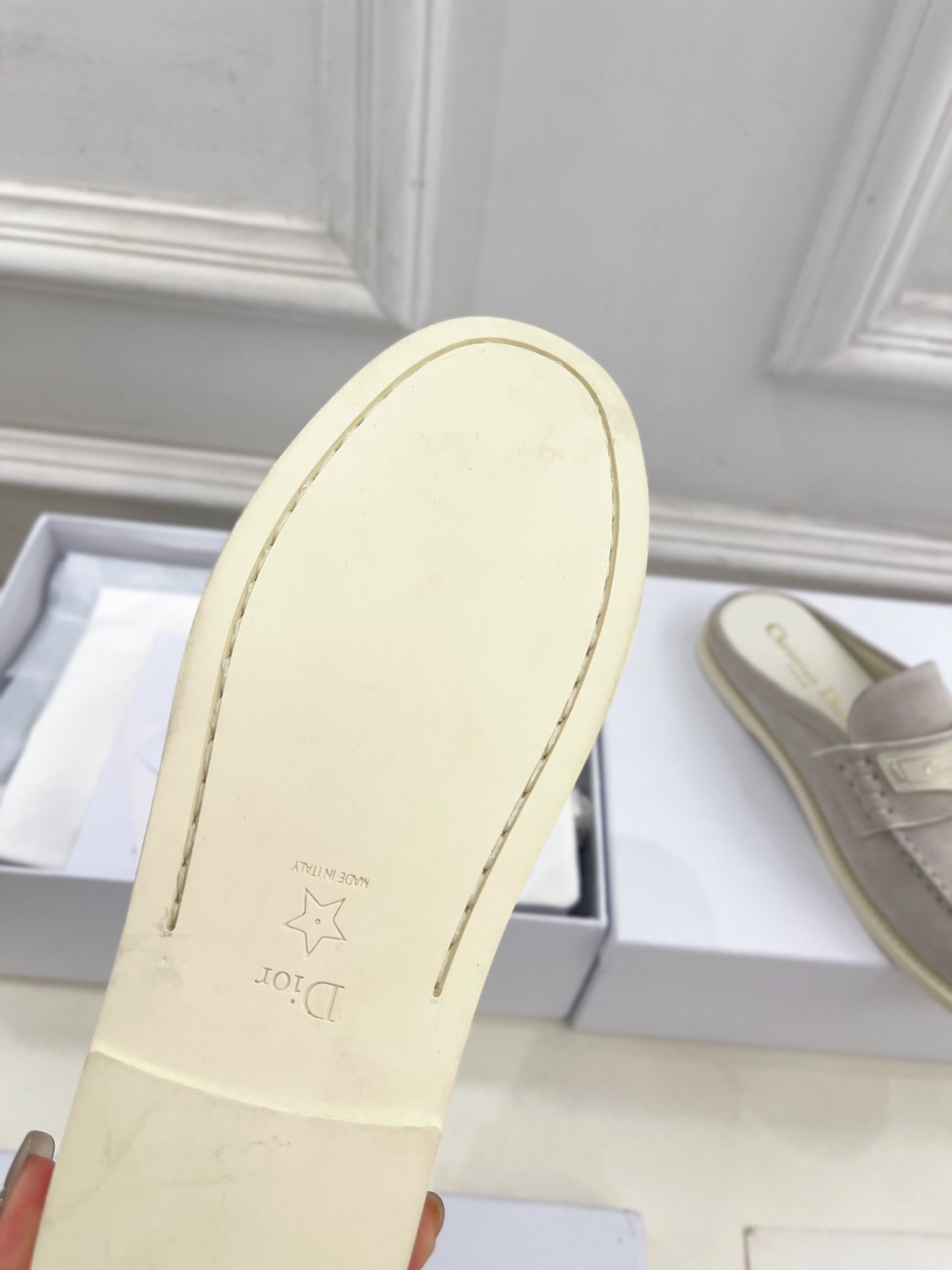 Dior |  迪奥  25𝐬𝐬 

🧡💚2025早春新品 顶级版本⚠️
专柜主打新款Dior Boy穆
