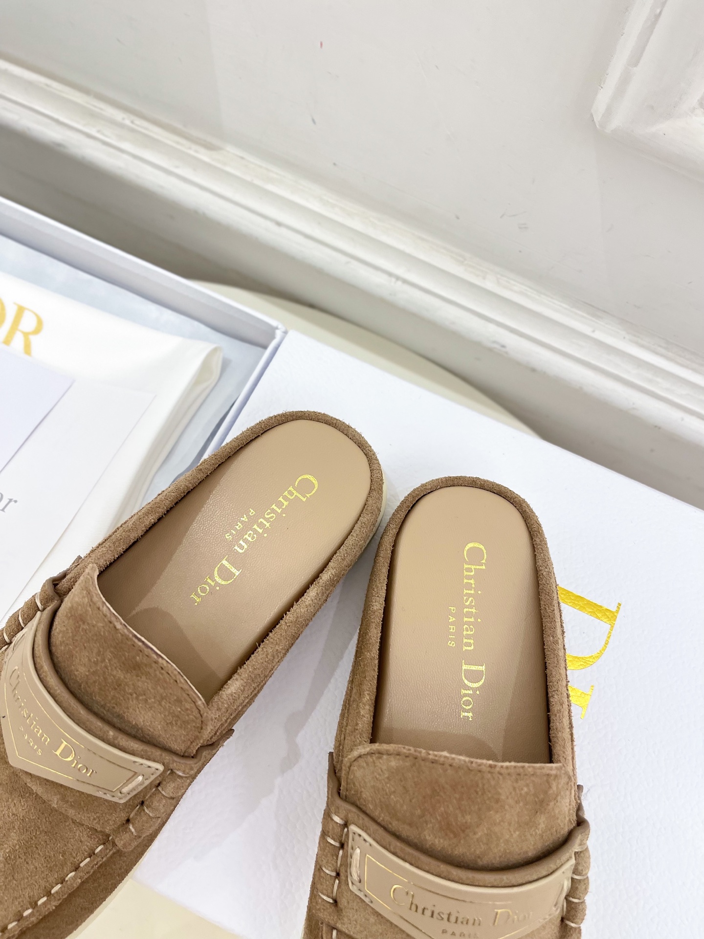Dior |  迪奥  25𝐬𝐬 

🧡💚2025早春新品 顶级版本⚠️
专柜主打新款Dior Boy穆