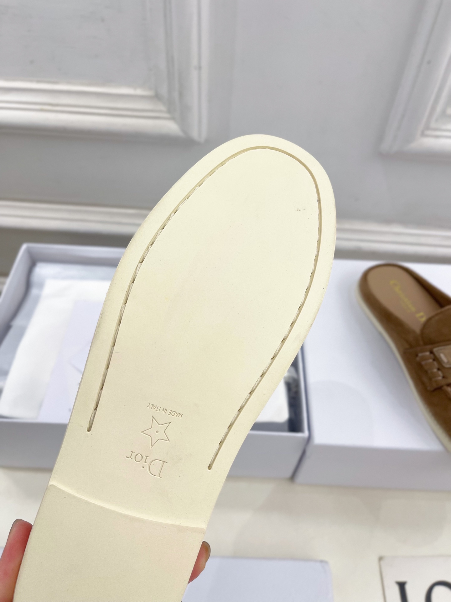 Dior |  迪奥  25𝐬𝐬 

🧡💚2025早春新品 顶级版本⚠️
专柜主打新款Dior Boy穆