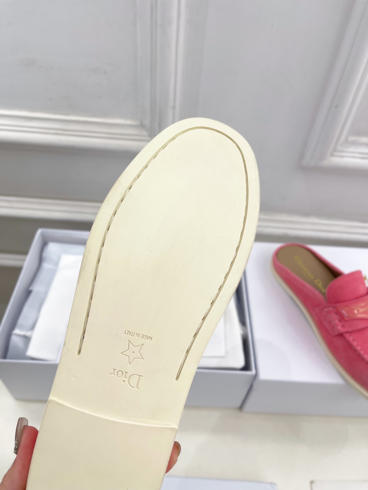 Dior |  迪奥  25𝐬𝐬 

🧡💚2025早春新品 顶级版本⚠️
专柜主打新款Dior Boy穆